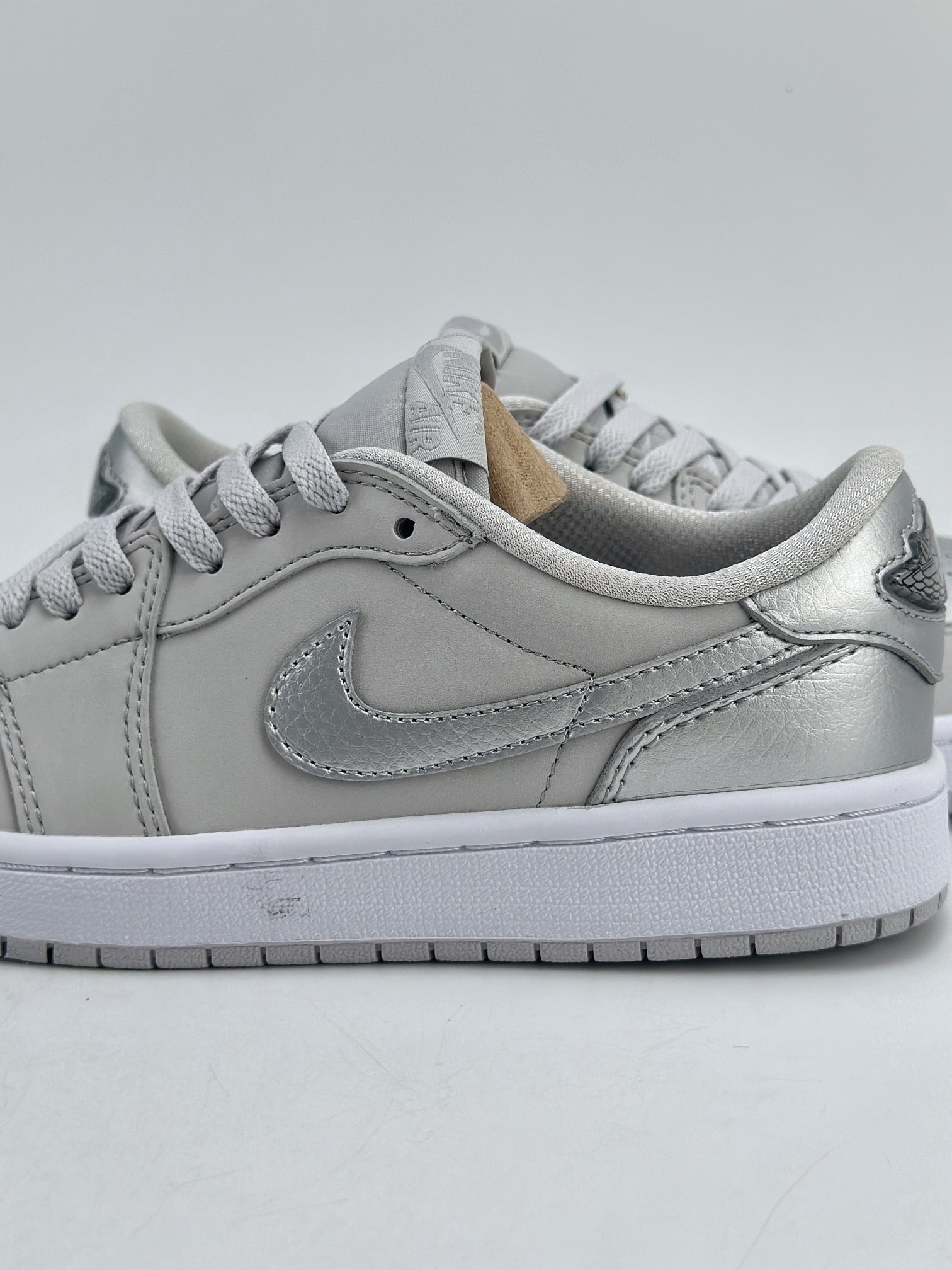 Air Jordan 1 Retro Low OG GT银  CZ0790-002