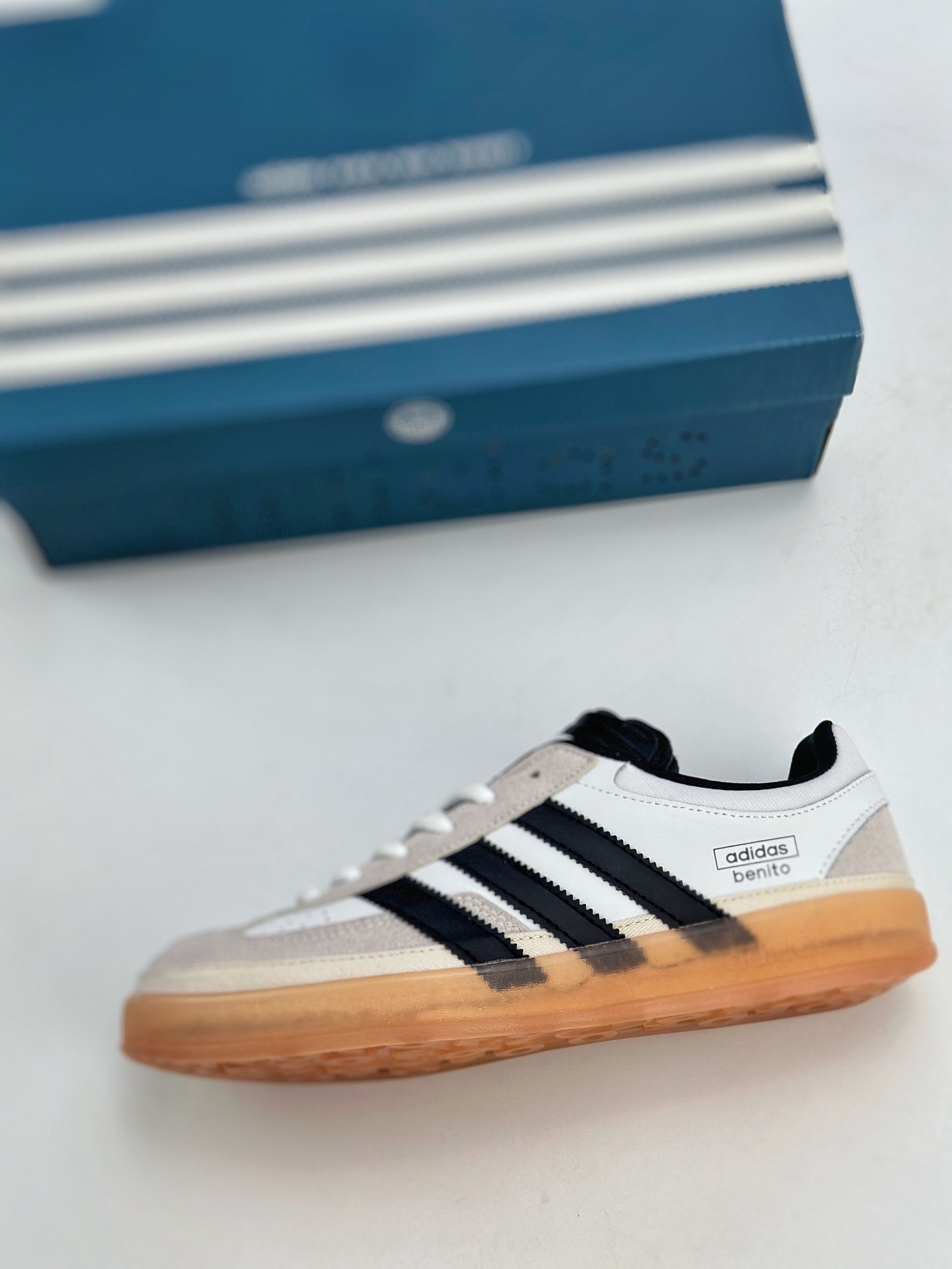 adidas Originals Gazelle INdoor x Bad Bunny 坏痞兔白黑 三叶草休闲防滑耐磨低帮板鞋  IF9735