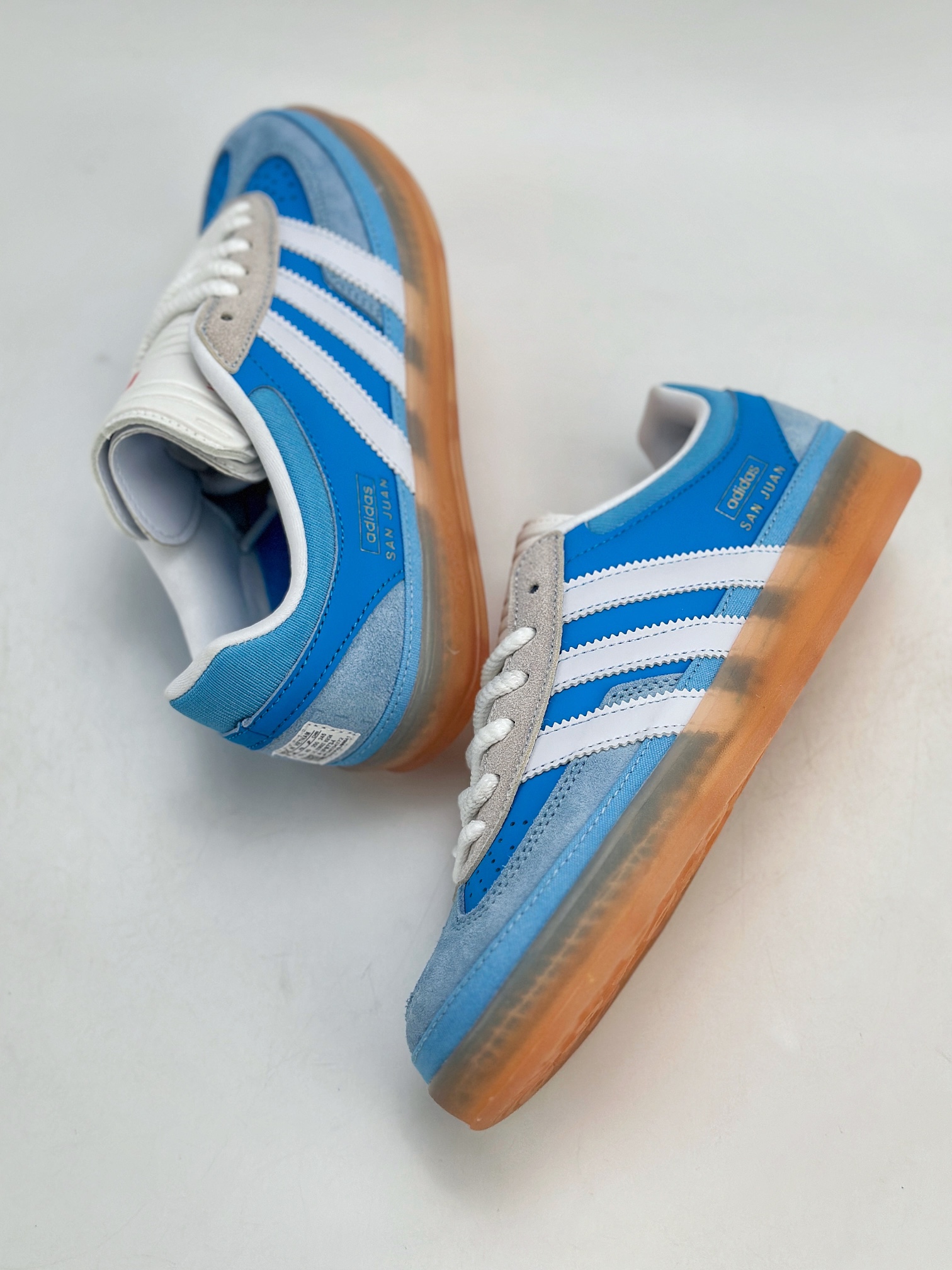 adidas Originals Gazelle INdoor x Bad Bunny 坏痞兔蓝白三叶草休闲防滑耐磨低帮板鞋   IF9734