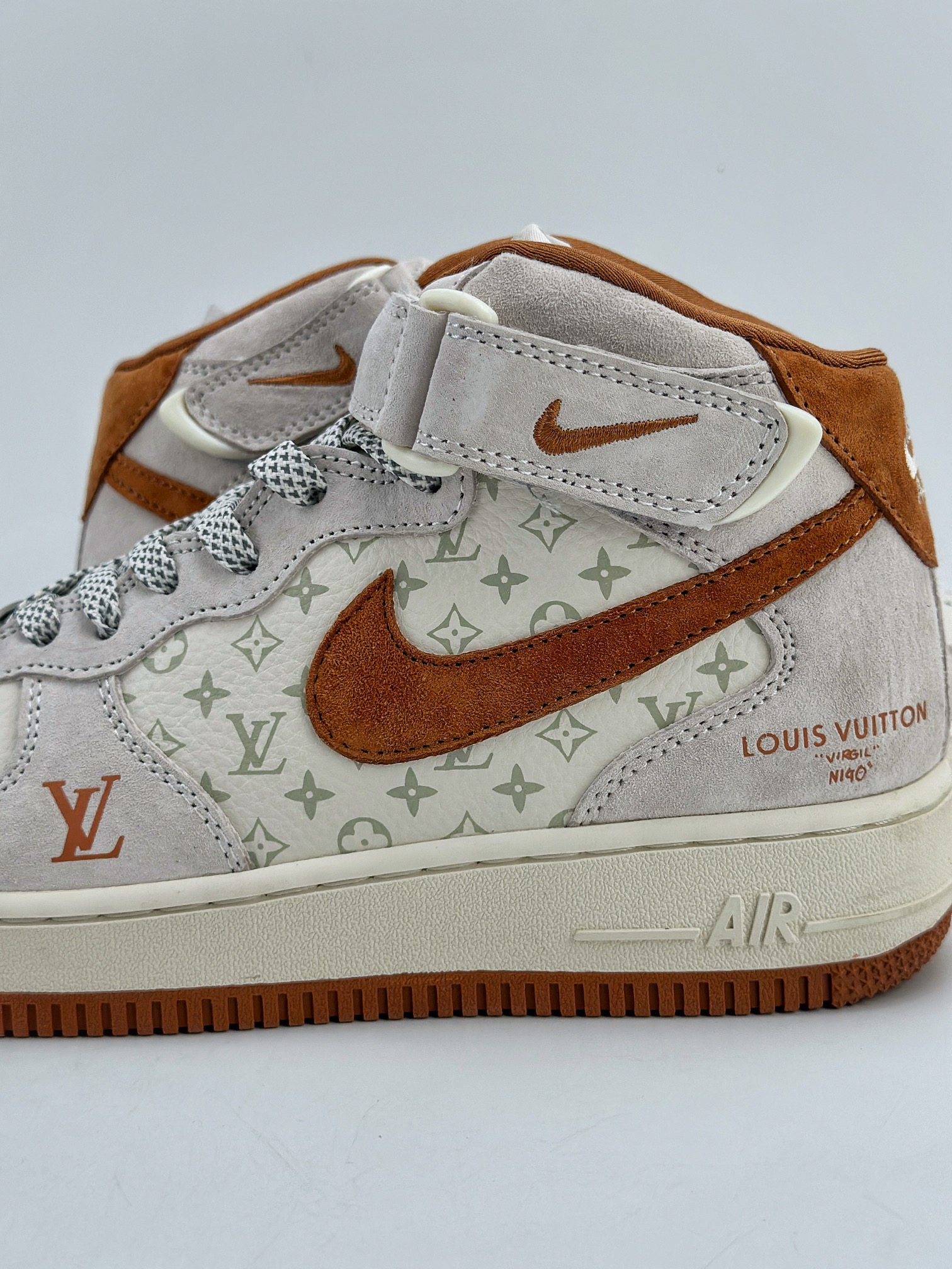 Nike Air Force 1 Mid 07 x Louis Vuitton 白棕印花  DQ7688-400