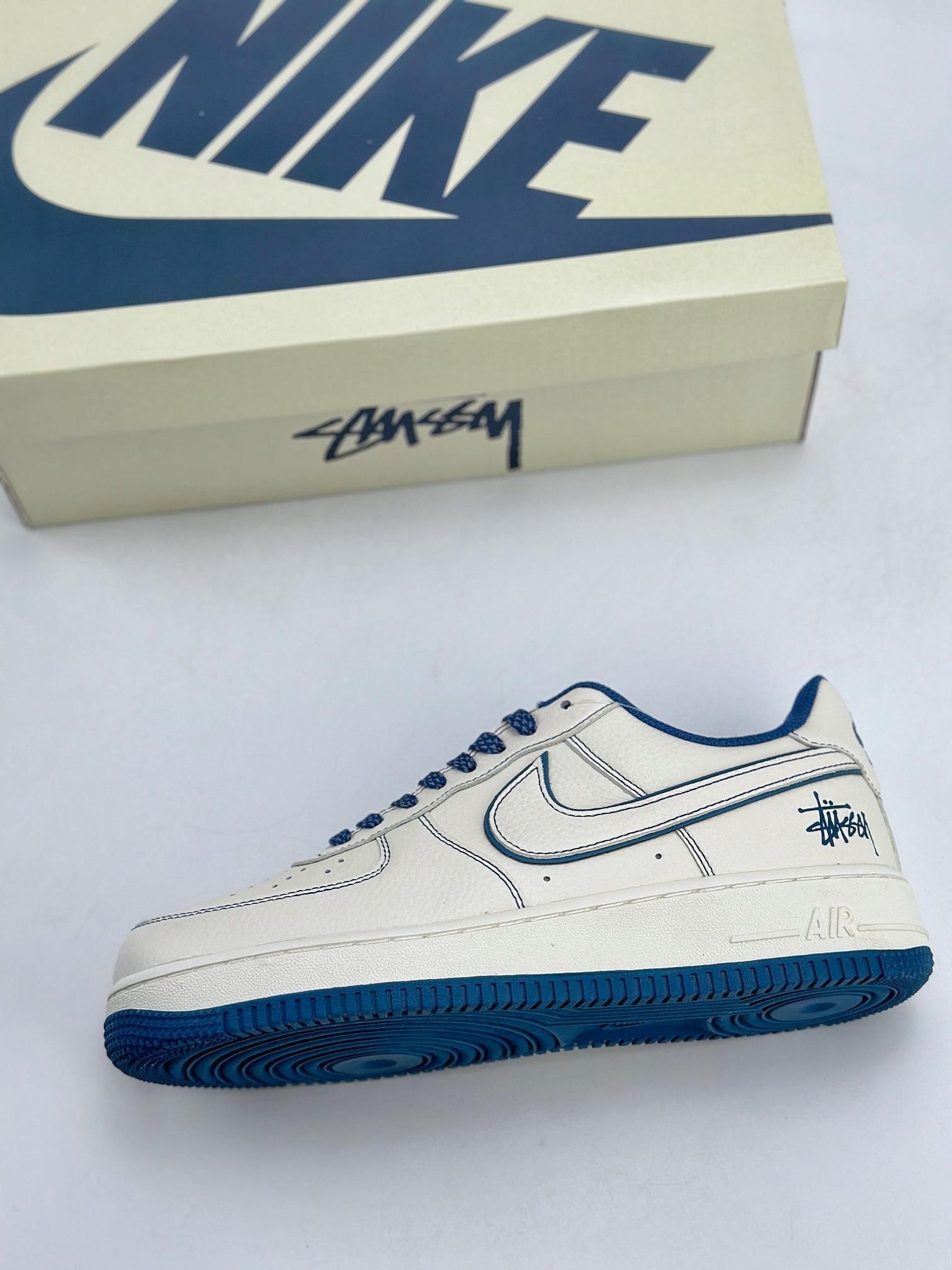 Nike Air Force 1 Low 07 x Stussy 斯图西白蓝满天星  UN1635-333