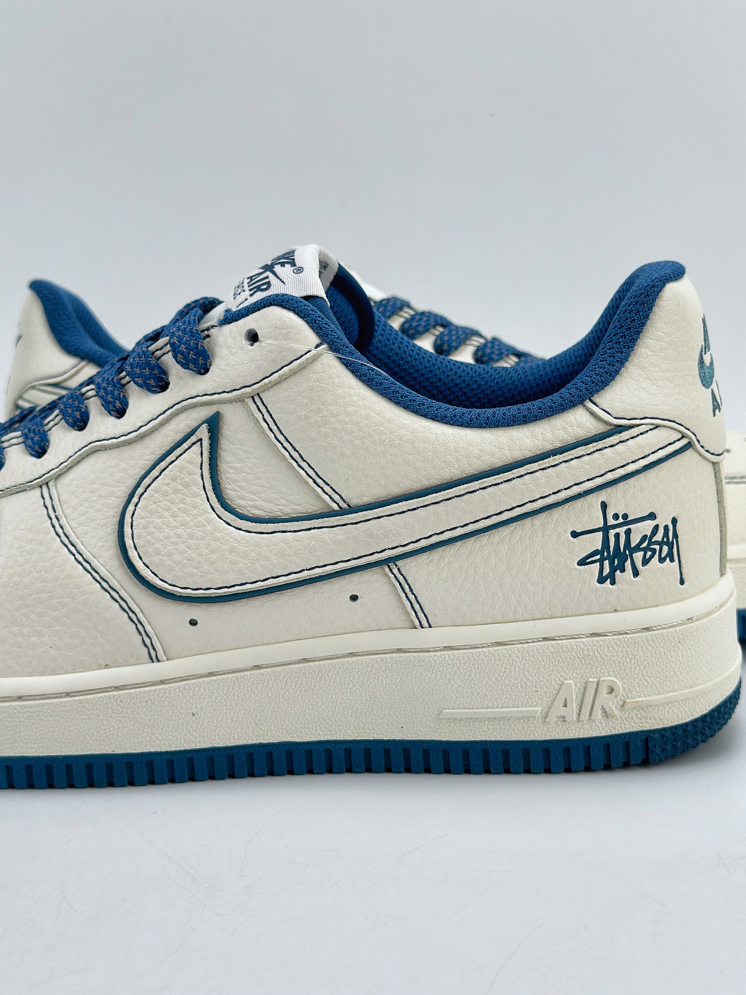 Nike Air Force 1 Low 07 x Stussy 斯图西白蓝满天星  UN1635-333