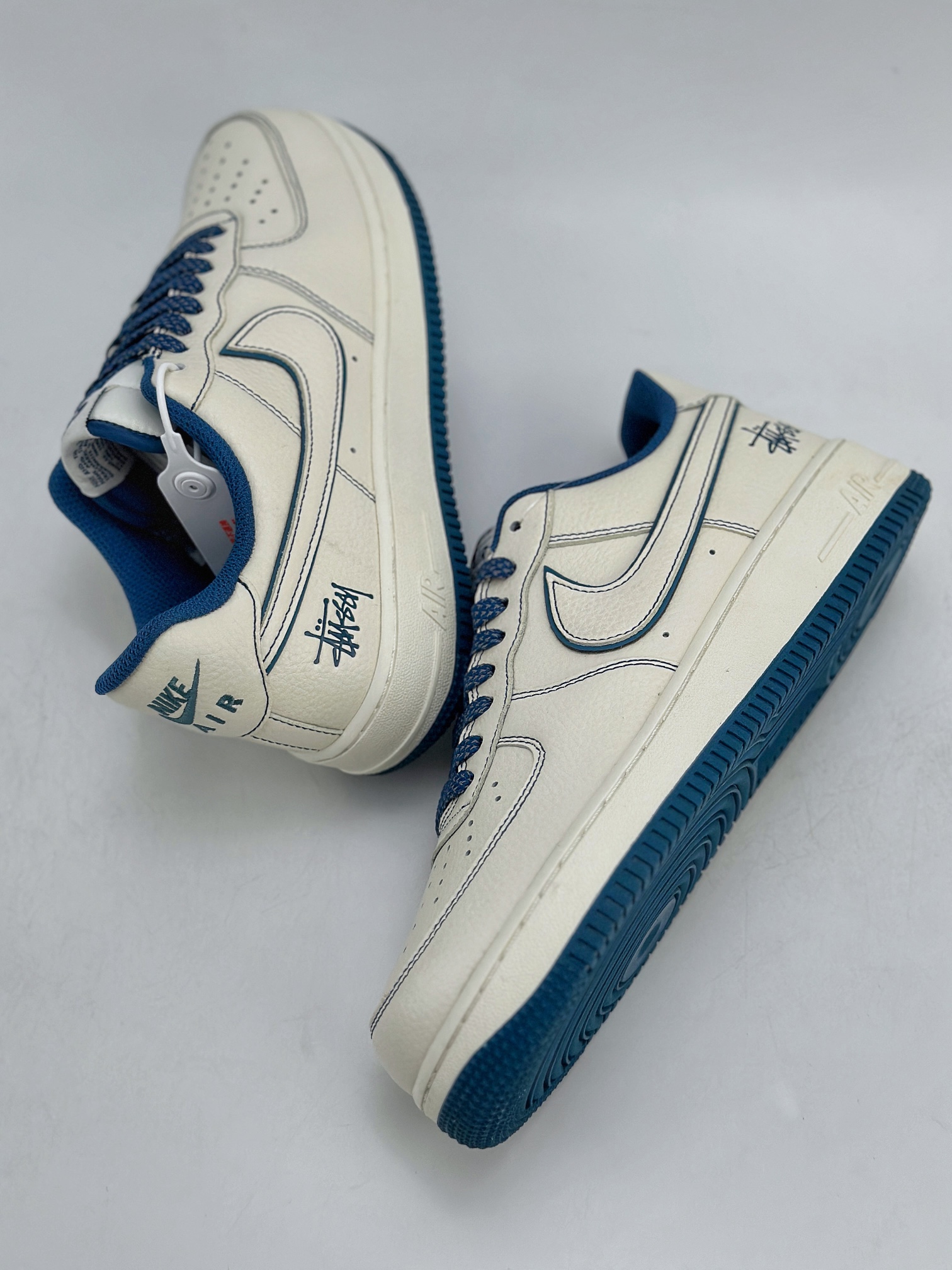 Nike Air Force 1 Low 07 x Stussy 斯图西白蓝满天星  UN1635-333