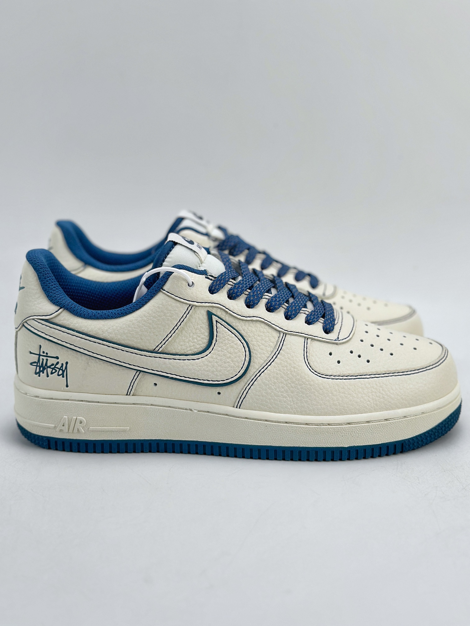 Nike Air Force 1 Low 07 x Stussy 斯图西白蓝满天星  UN1635-333