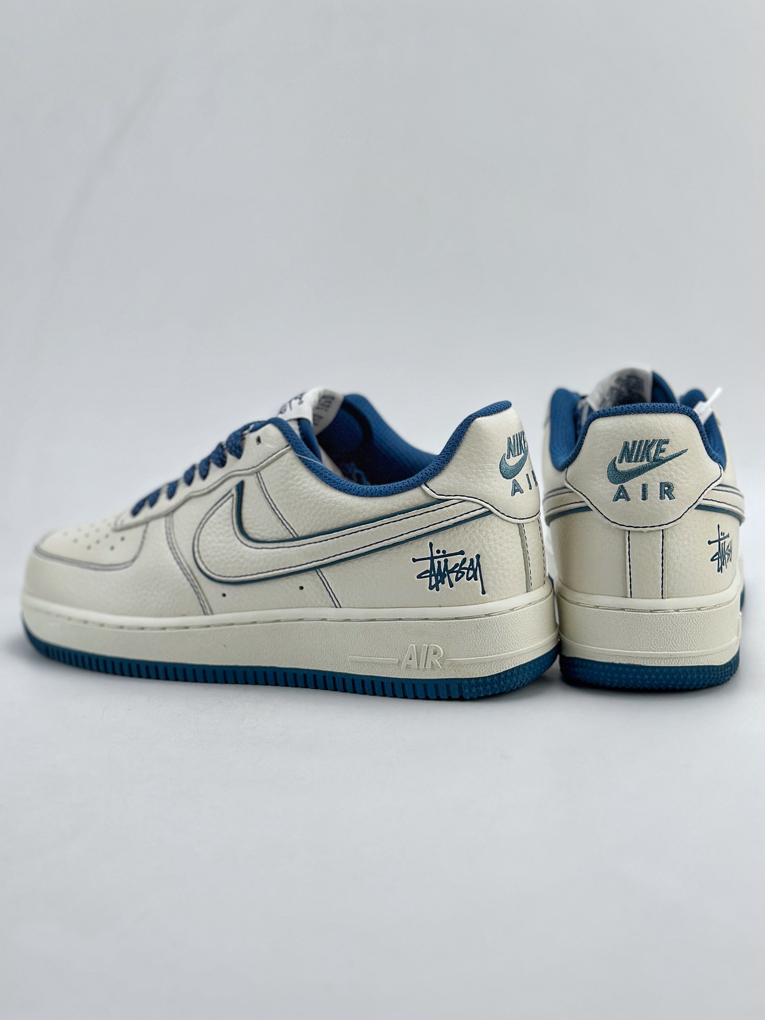 Nike Air Force 1 Low 07 x Stussy 斯图西白蓝满天星  UN1635-333