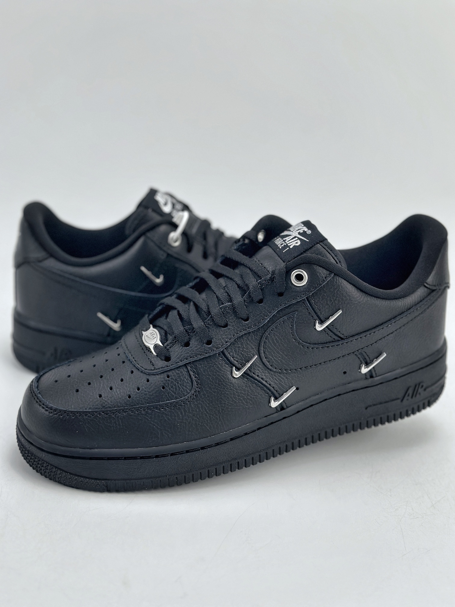 Nike Air Force 1 Low 07 WMNS 黑武士四钩  HQ1180-001