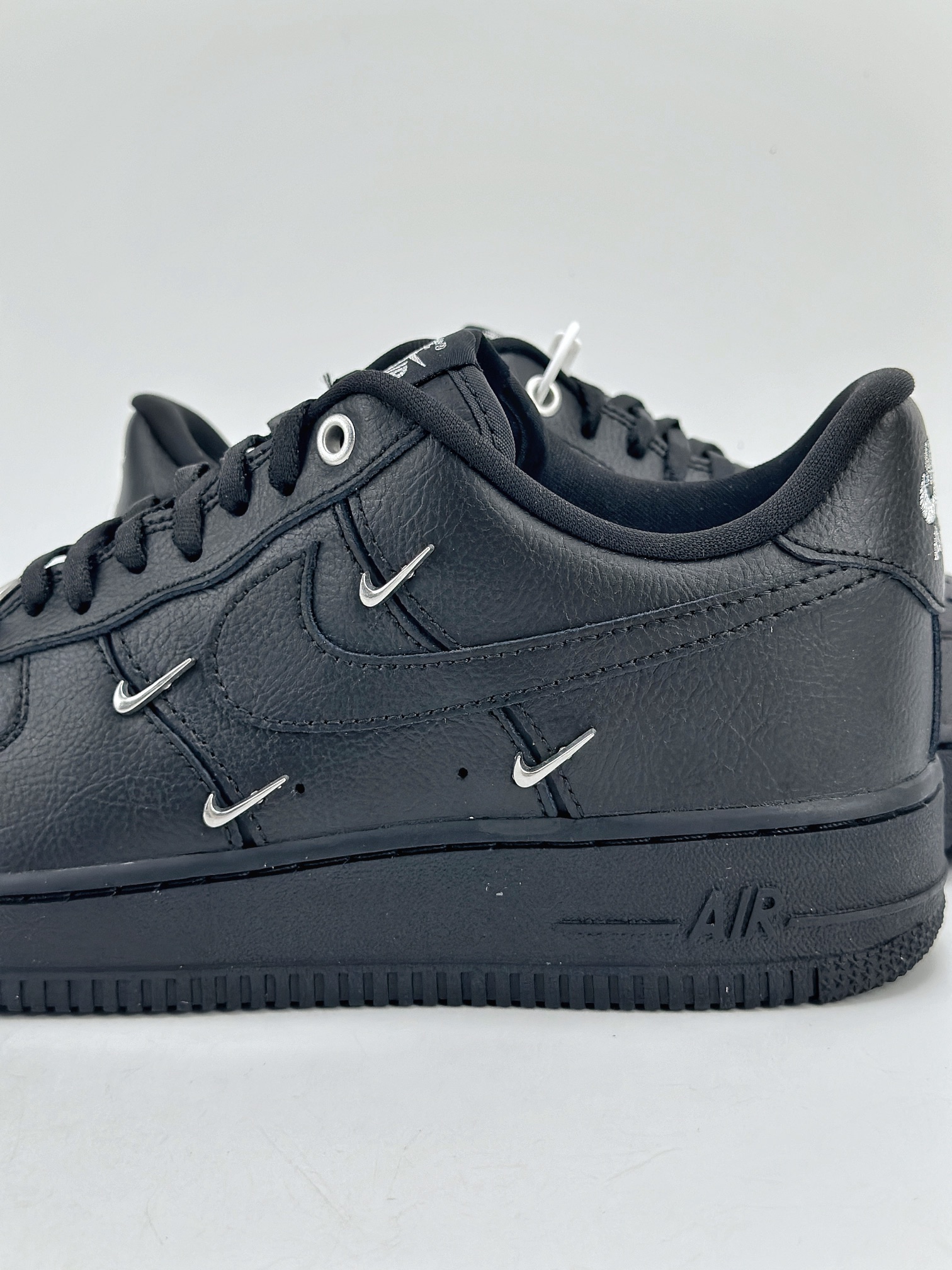 Nike Air Force 1 Low 07 WMNS 黑武士四钩  HQ1180-001