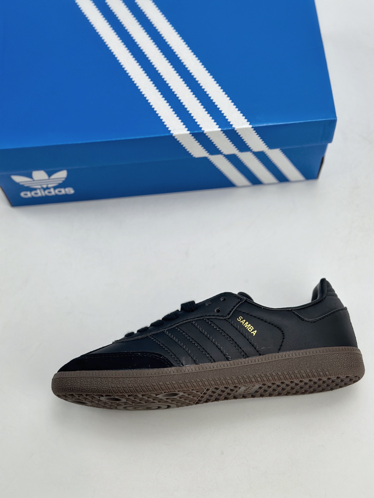 adidas originals Samba OG 桑巴舞系列复古经典轻便板鞋   ID2056