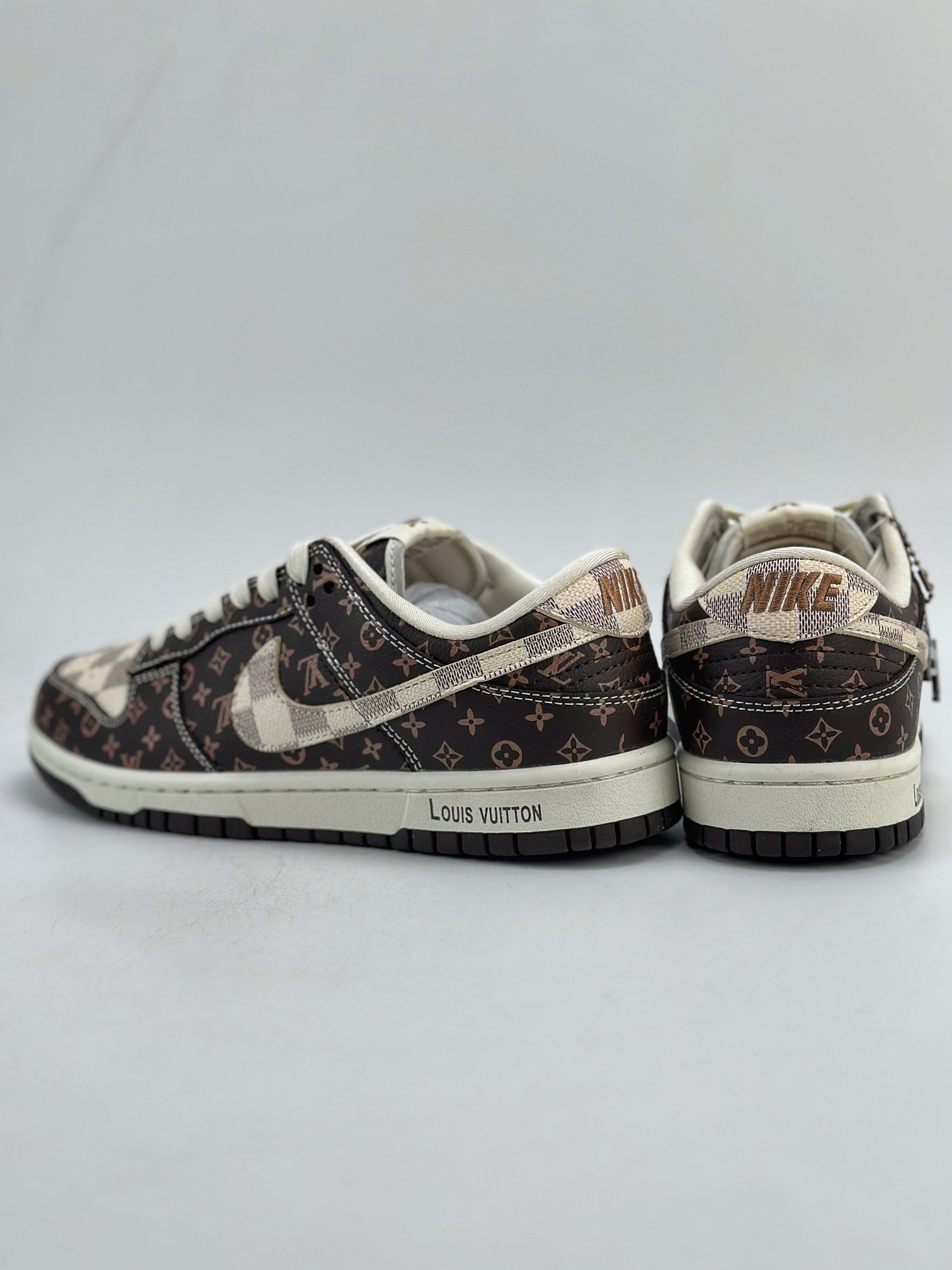 Nike SB Dunk Low x Louis Vuitton 白棕经典老花  SJ2068-255