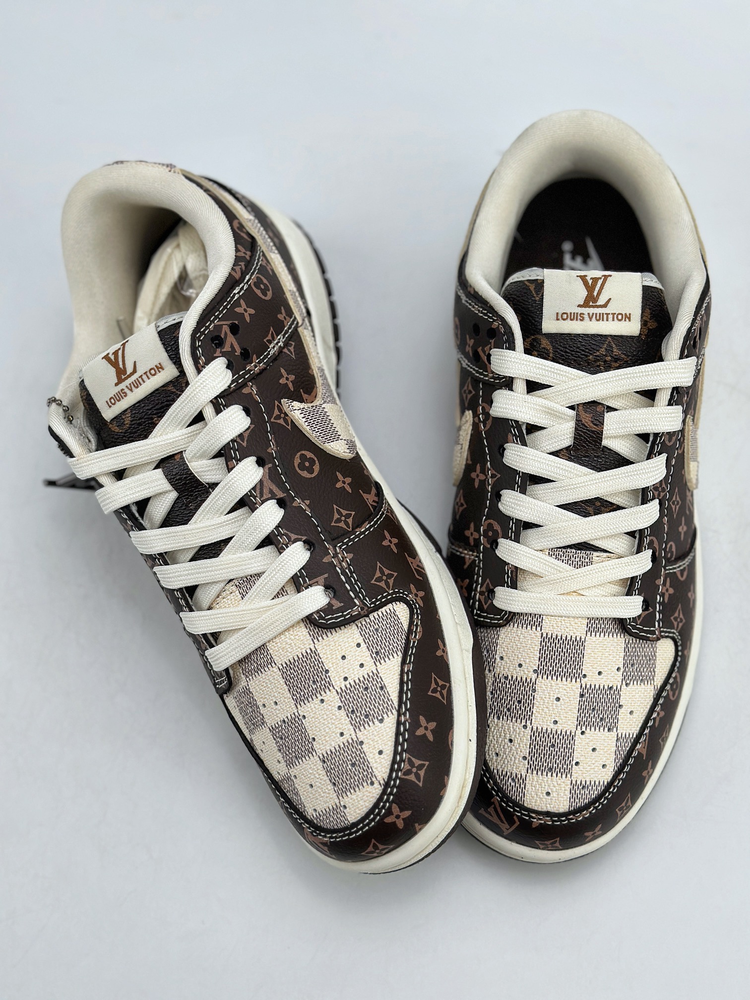 Nike SB Dunk Low x Louis Vuitton 白棕经典老花  SJ2068-255