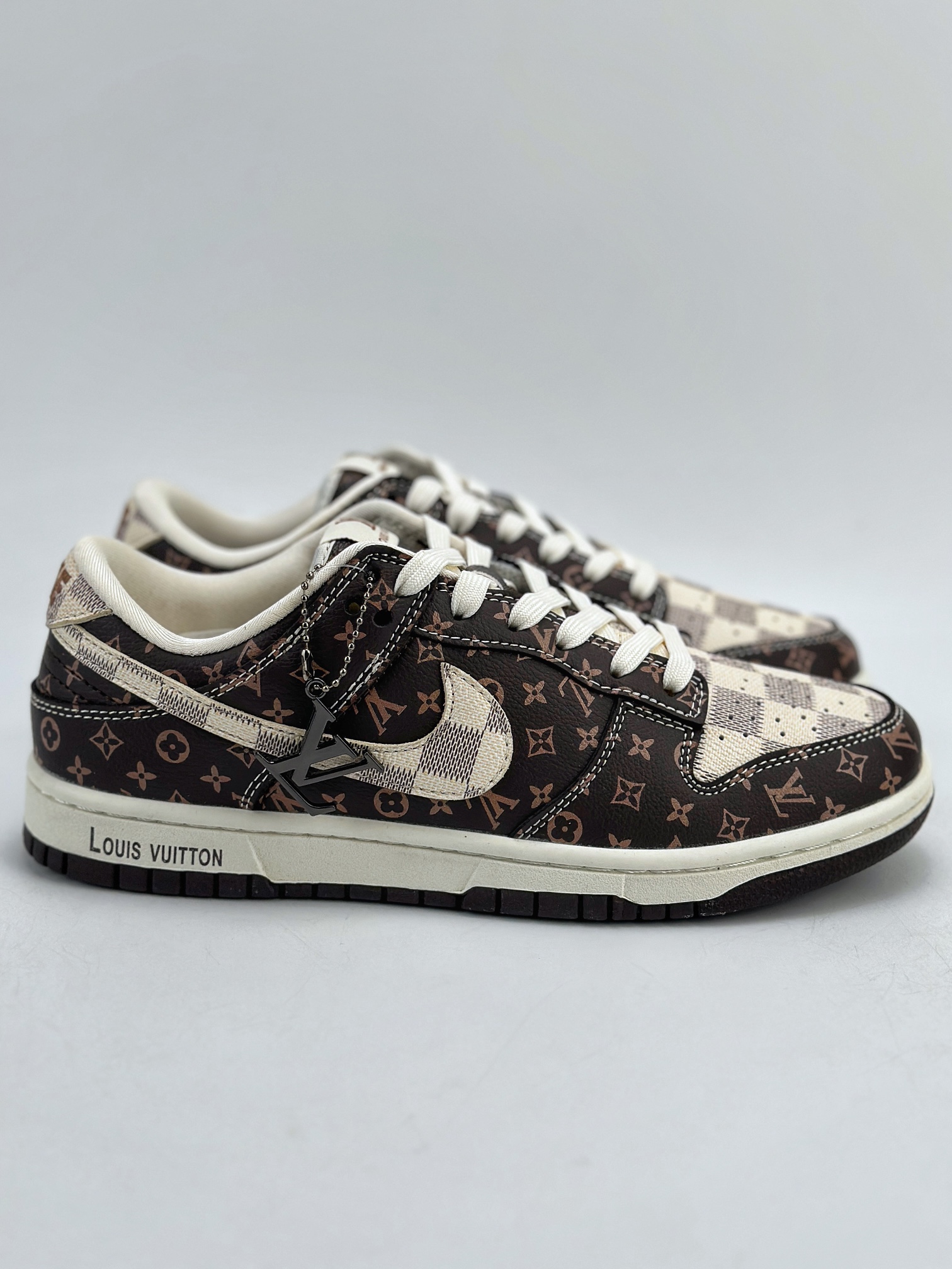 Nike SB Dunk Low x Louis Vuitton 白棕经典老花  SJ2068-255