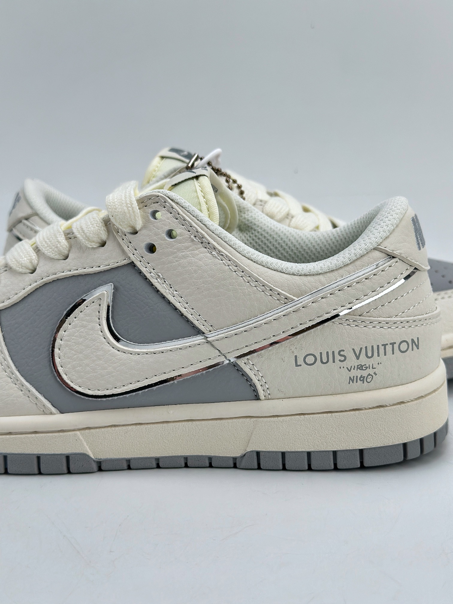 Nike SB Dunk Low x Louis Vuitton 白灰  BB8766-210