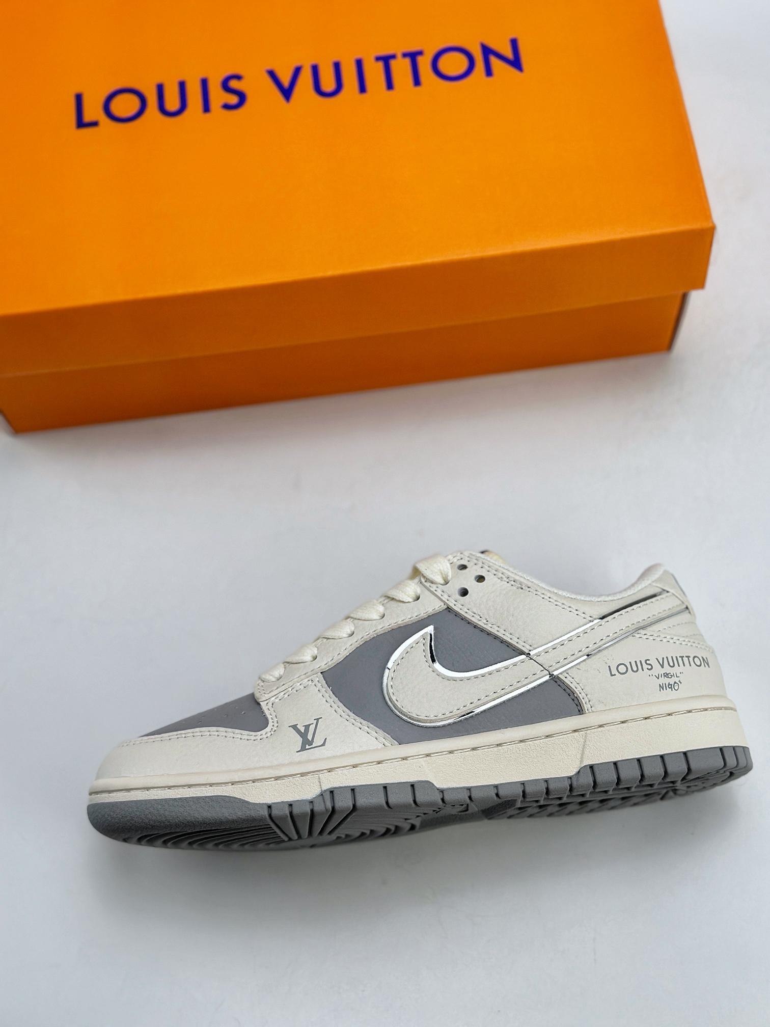 Nike SB Dunk Low x Louis Vuitton 白灰  BB8766-210