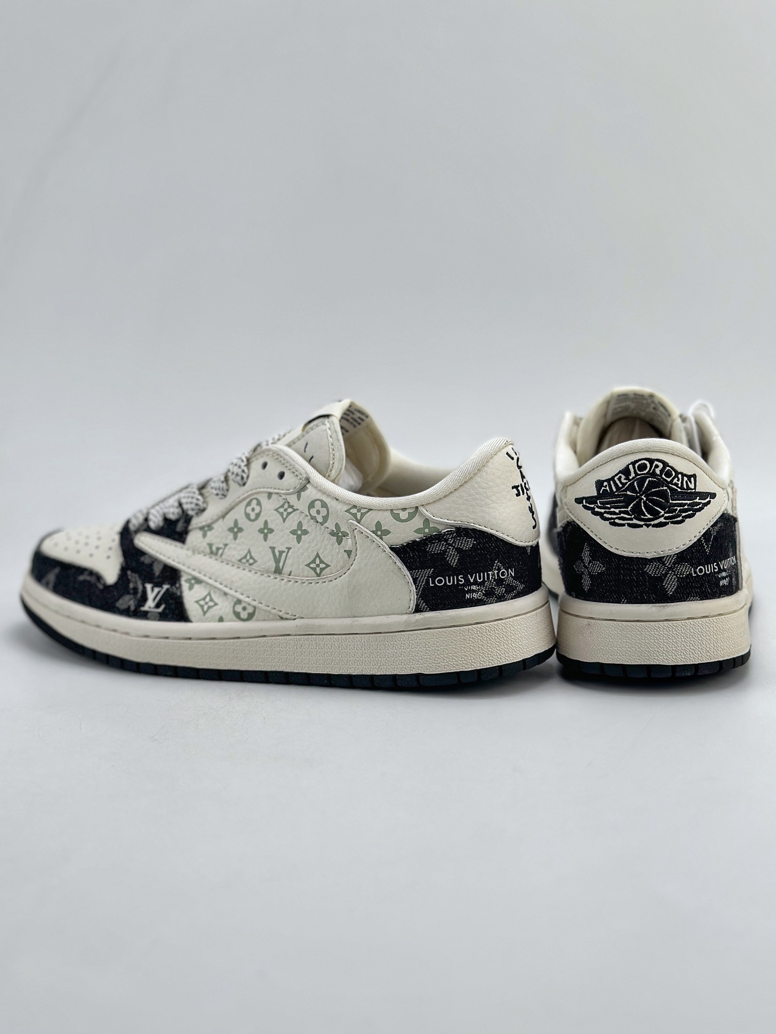 Travis Scott x Nike Air Jordan 1 Low x Louis Vuitton 三方联名 Air Jordan 1 Low 反转白黑牛仔布倒钩  SJ2068-008