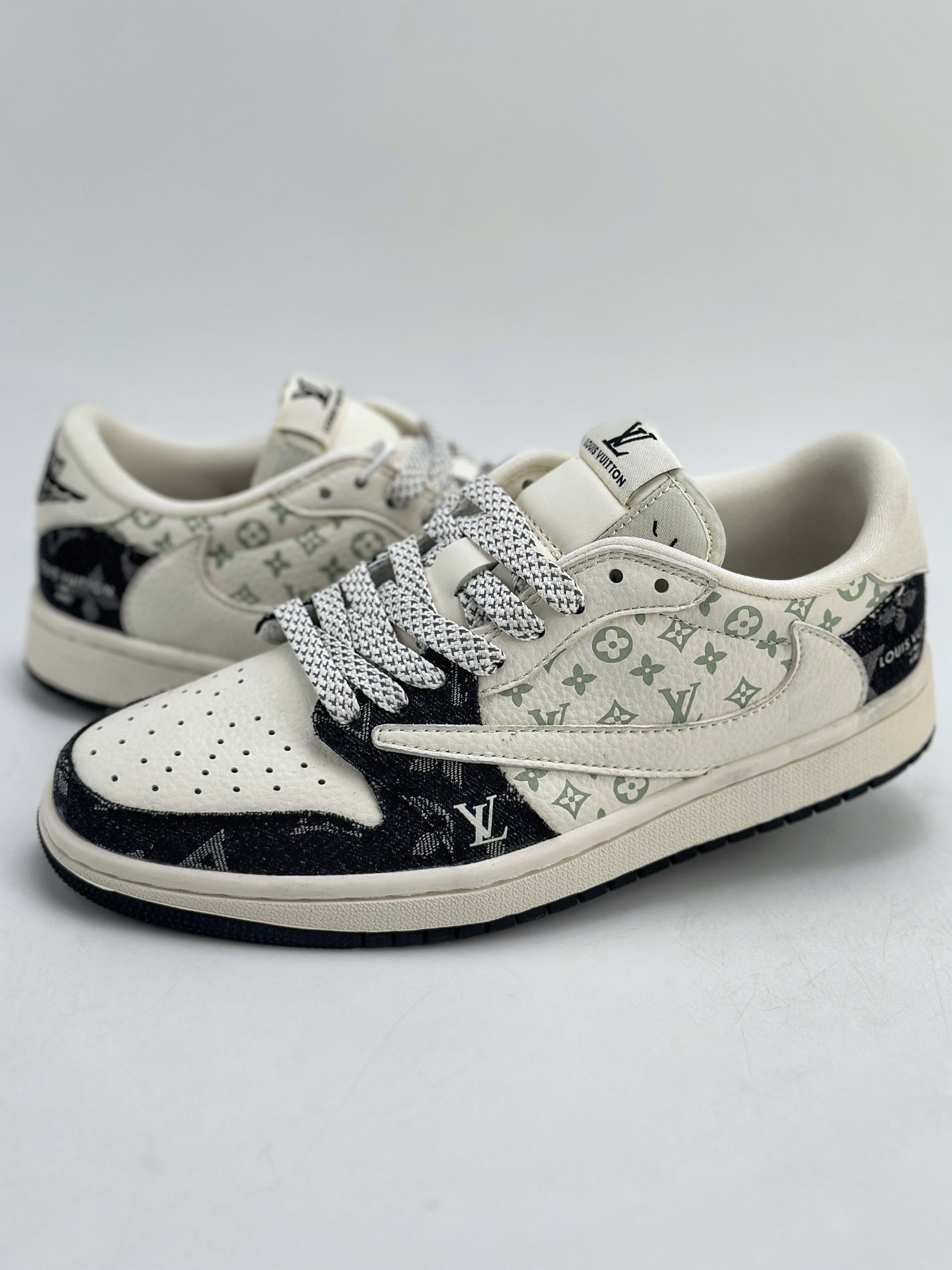 Travis Scott x Nike Air Jordan 1 Low x Louis Vuitton 三方联名 Air Jordan 1 Low 反转白黑牛仔布倒钩  SJ2068-008