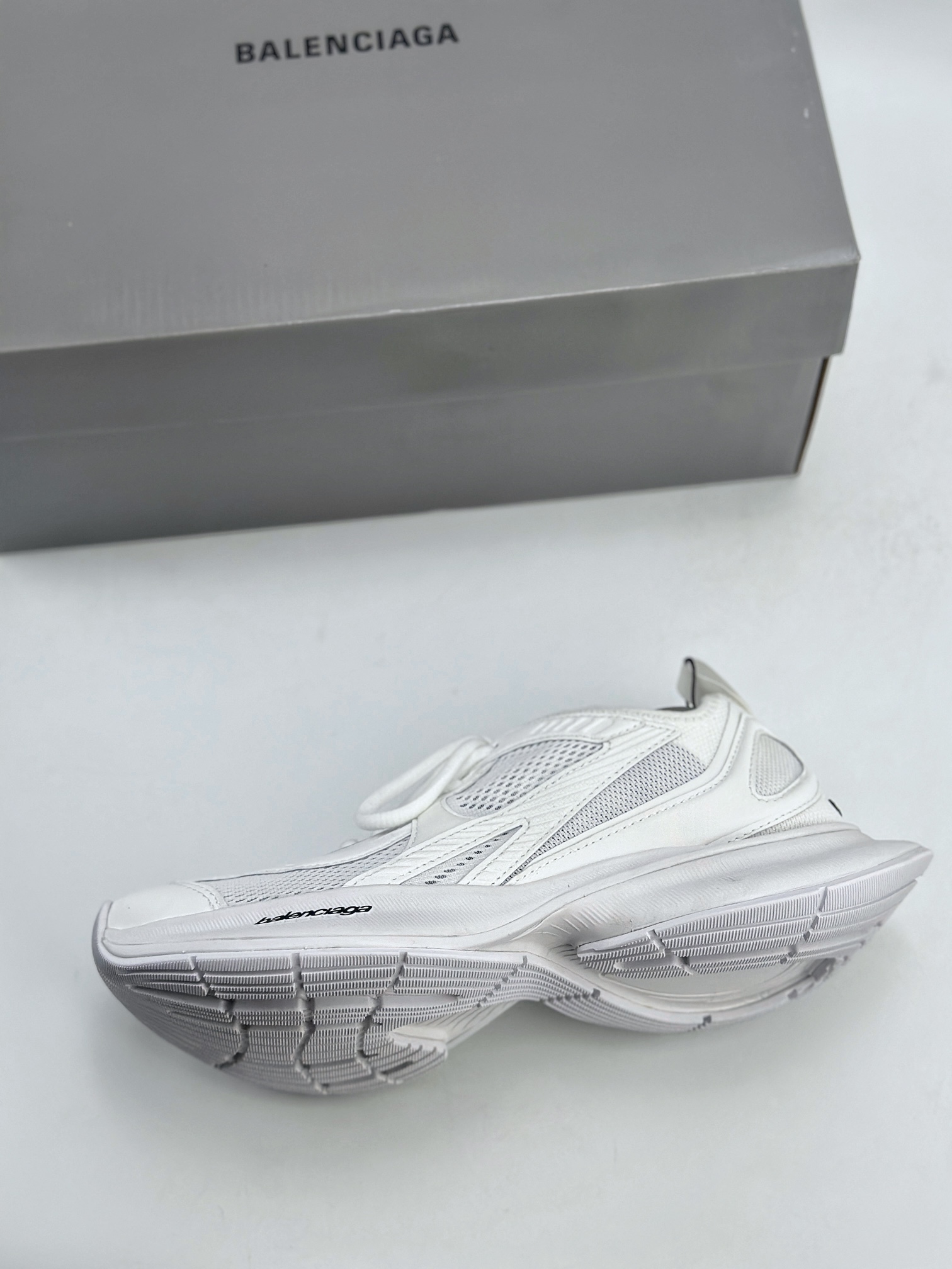 Balenciaga Circuit Sneakers 巴黎世家环道系列复古阔型底休闲慢跑鞋 793945 WFLGC 9000