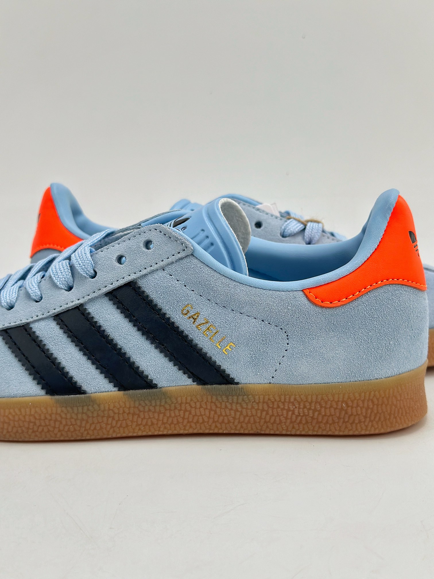 adidas Originals Gazelle 蓝 三叶草休闲防滑耐磨低帮板鞋   JI2076