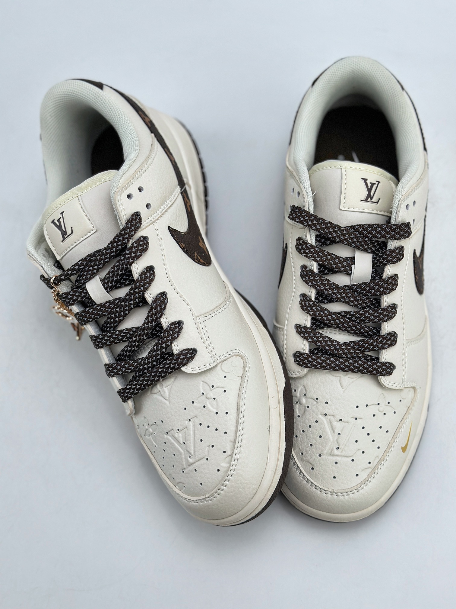 NIKE SB Dunk Low x Louis Vuitton 白棕满天星 XD6188-017