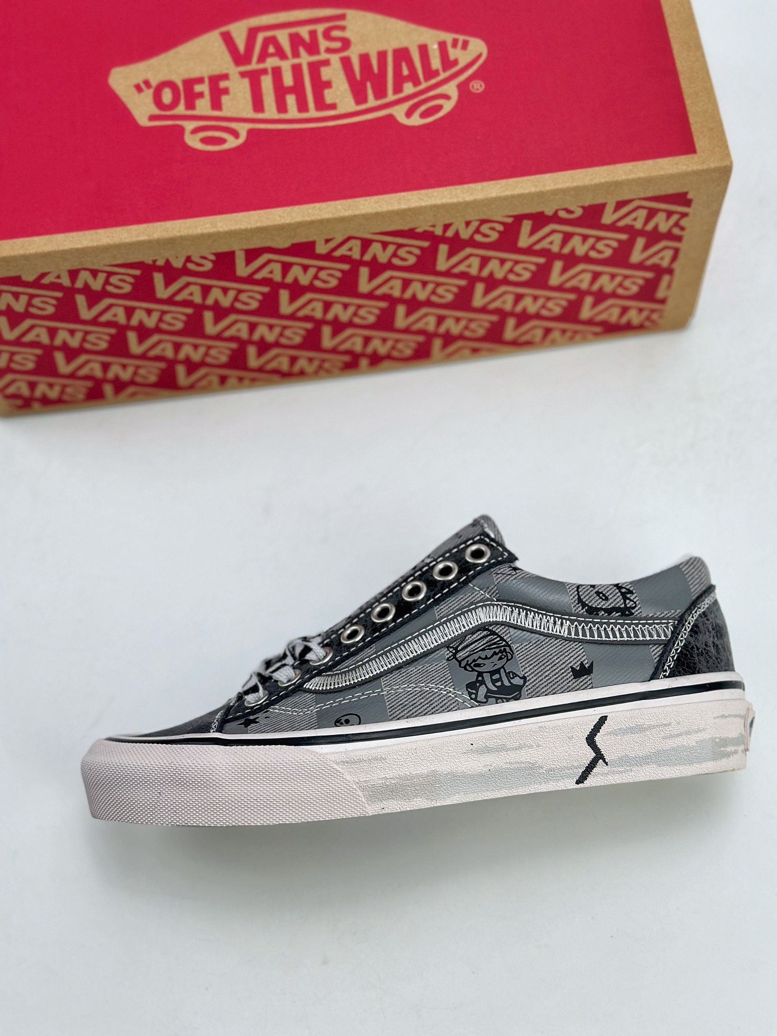 HIRONO x Vans UA Style 36Va 泡泡玛特小野联名  VN000CDEN43