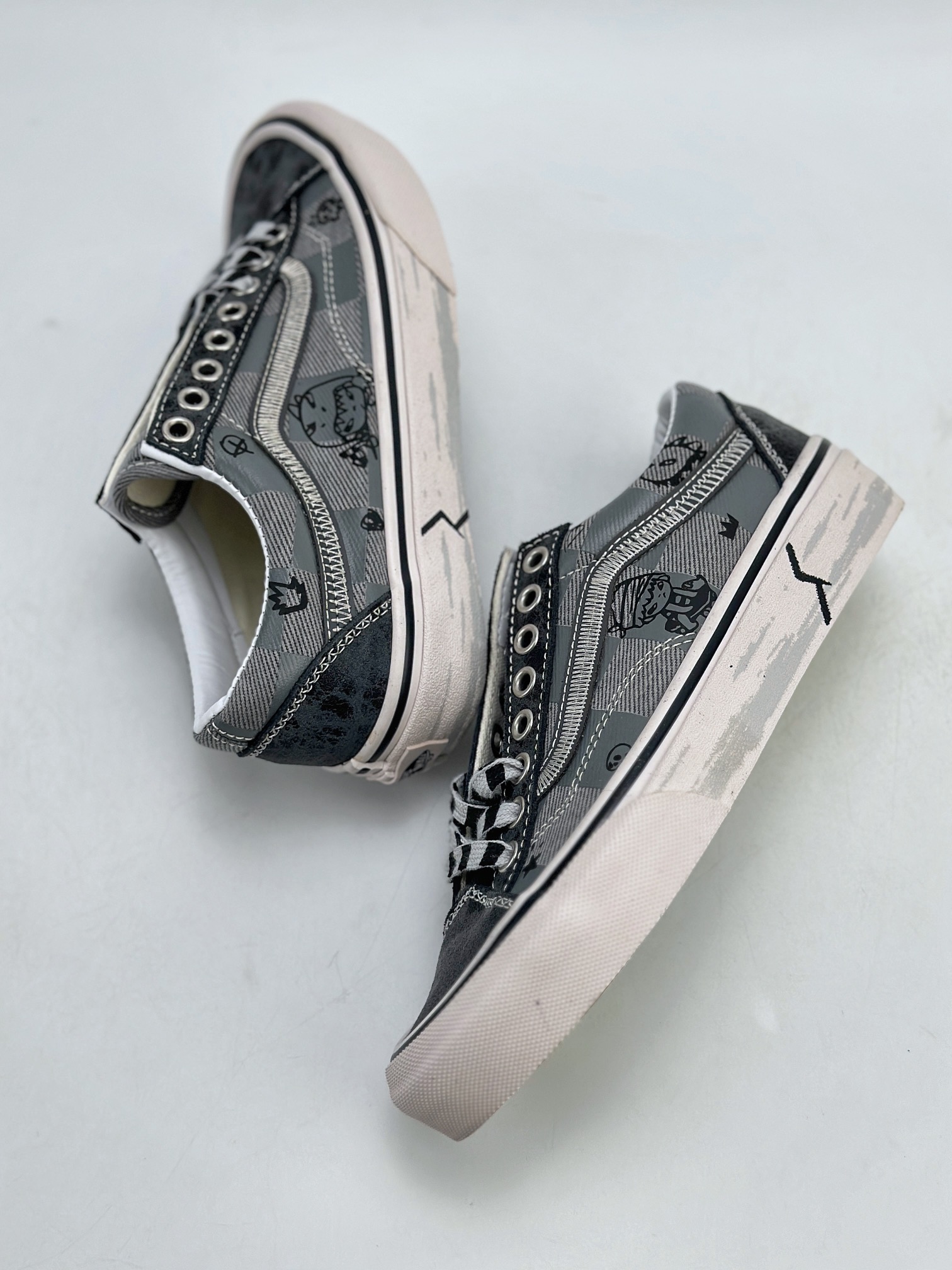 HIRONO x Vans UA Style 36Va 泡泡玛特小野联名  VN000CDEN43