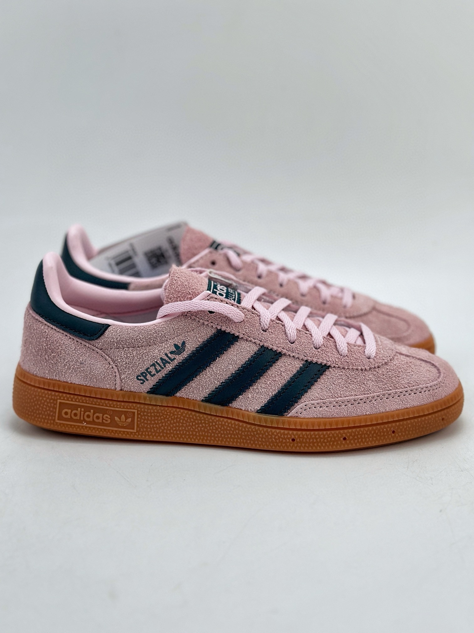 adidas originals Samba Handball Spezial 此款以简约大方的造型设计  IF6561