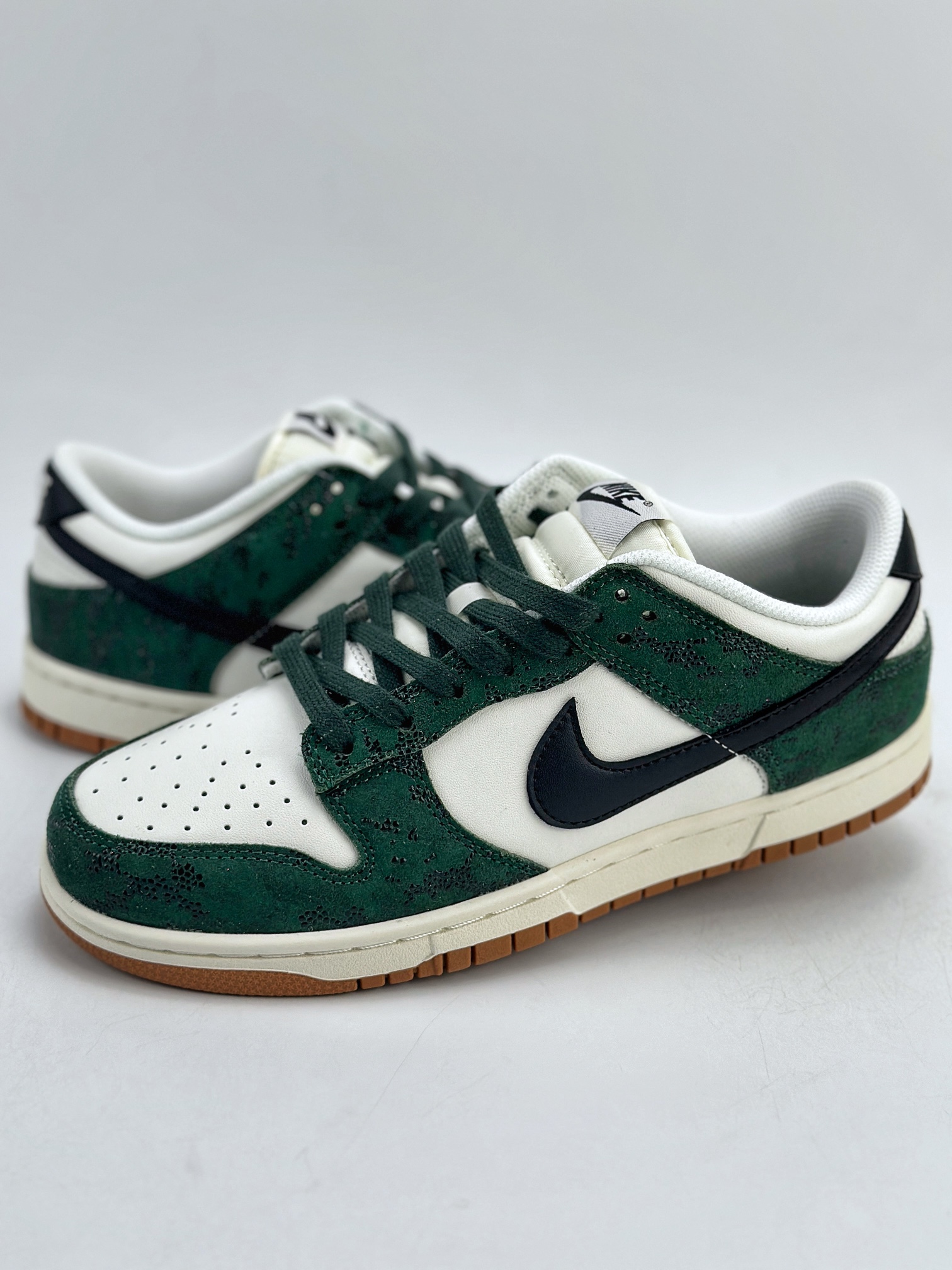 NIKE SB Dunk Low 白绿  FQ8893-397