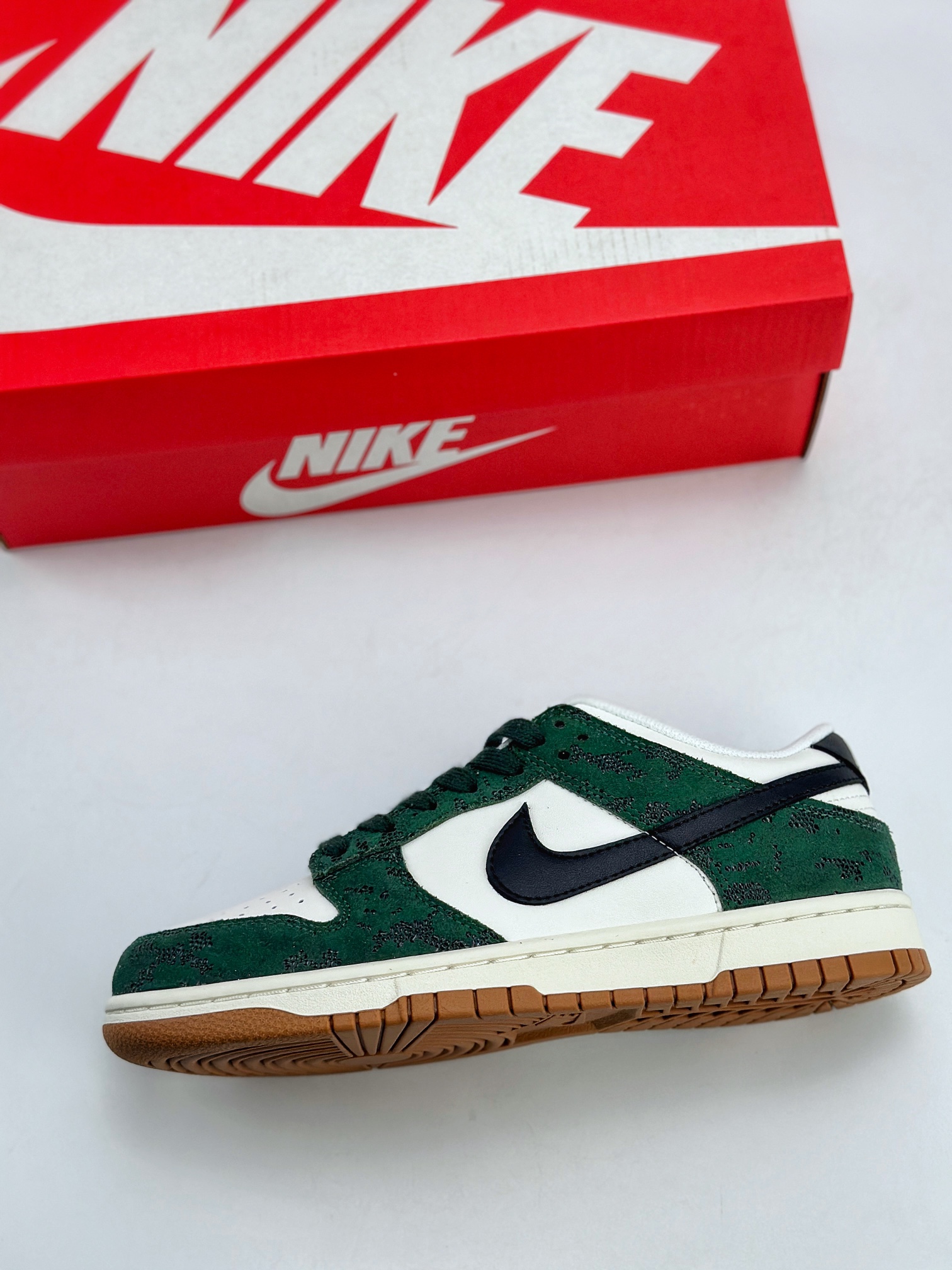 NIKE SB Dunk Low 白绿  FQ8893-397