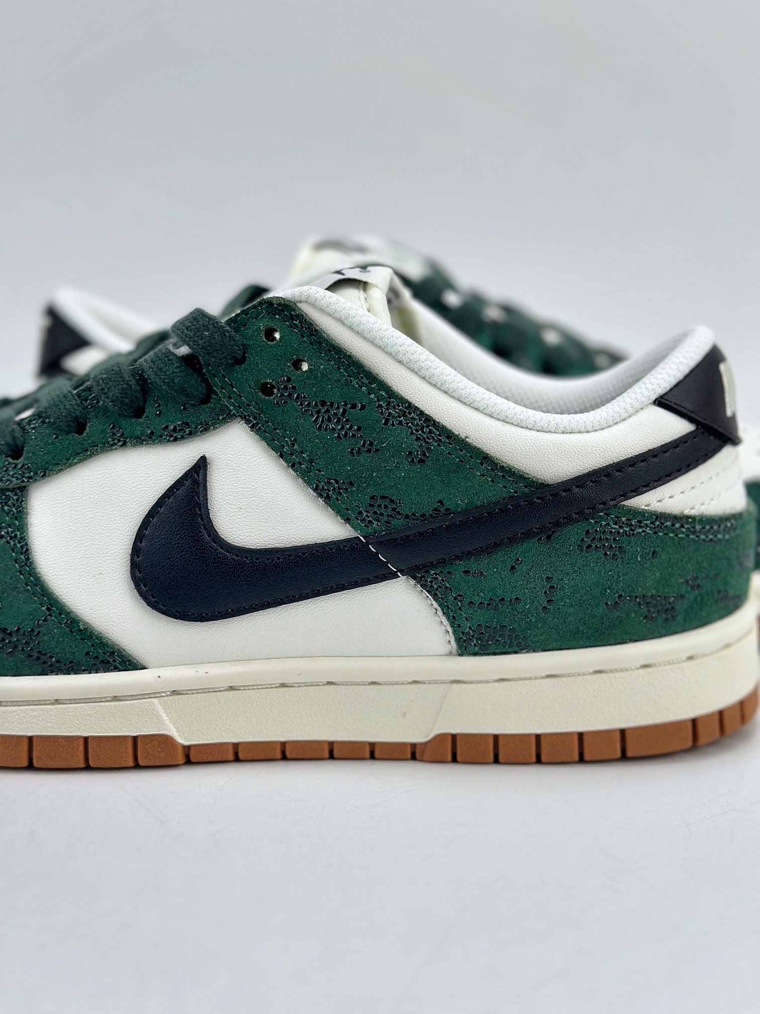 NIKE SB Dunk Low 白绿  FQ8893-397