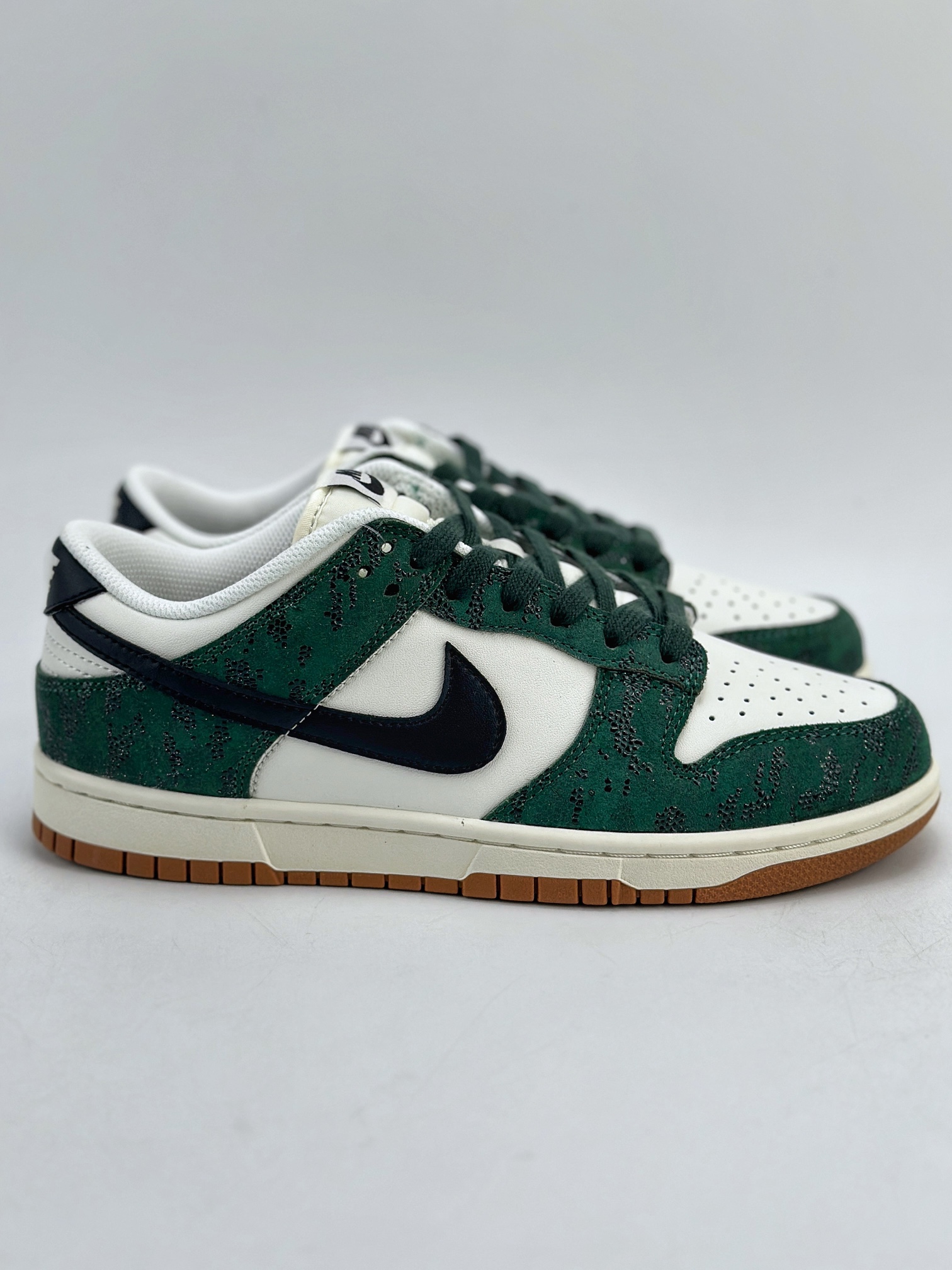 NIKE SB Dunk Low 白绿  FQ8893-397