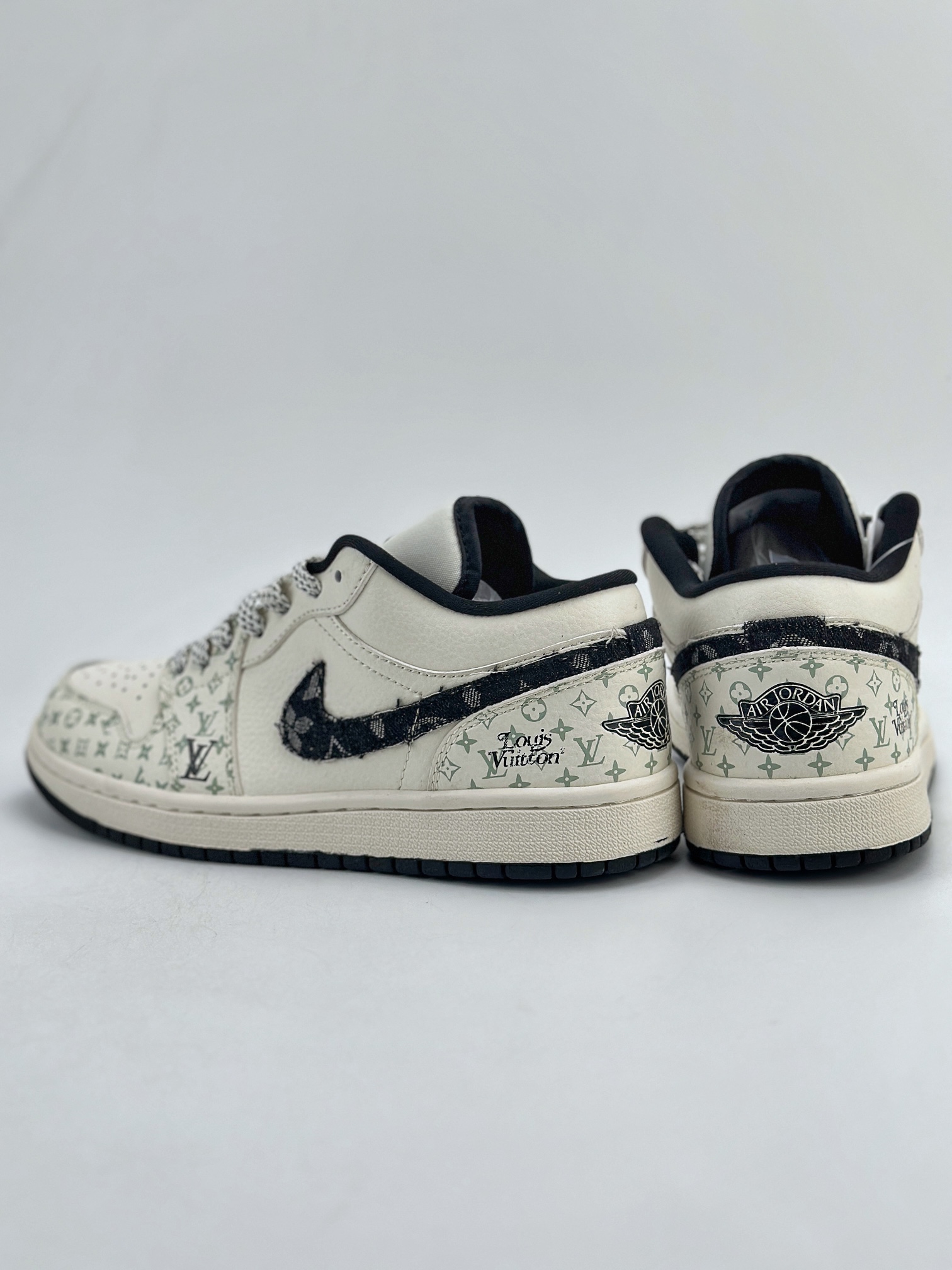 Air Jordan 1 Retro Low x Louis Vuitton 白黑满天星  SJ9950-006