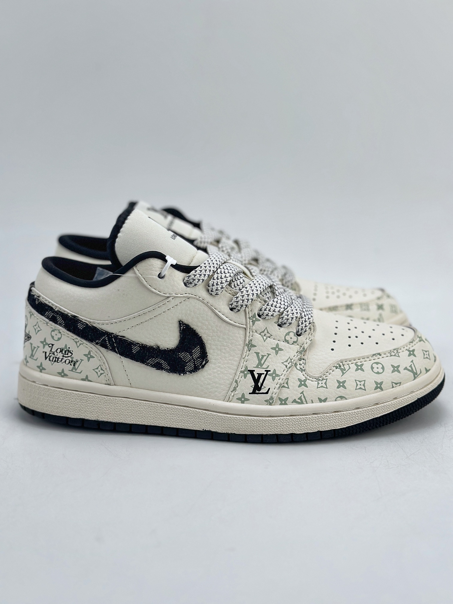 Air Jordan 1 Retro Low x Louis Vuitton 白黑满天星  SJ9950-006