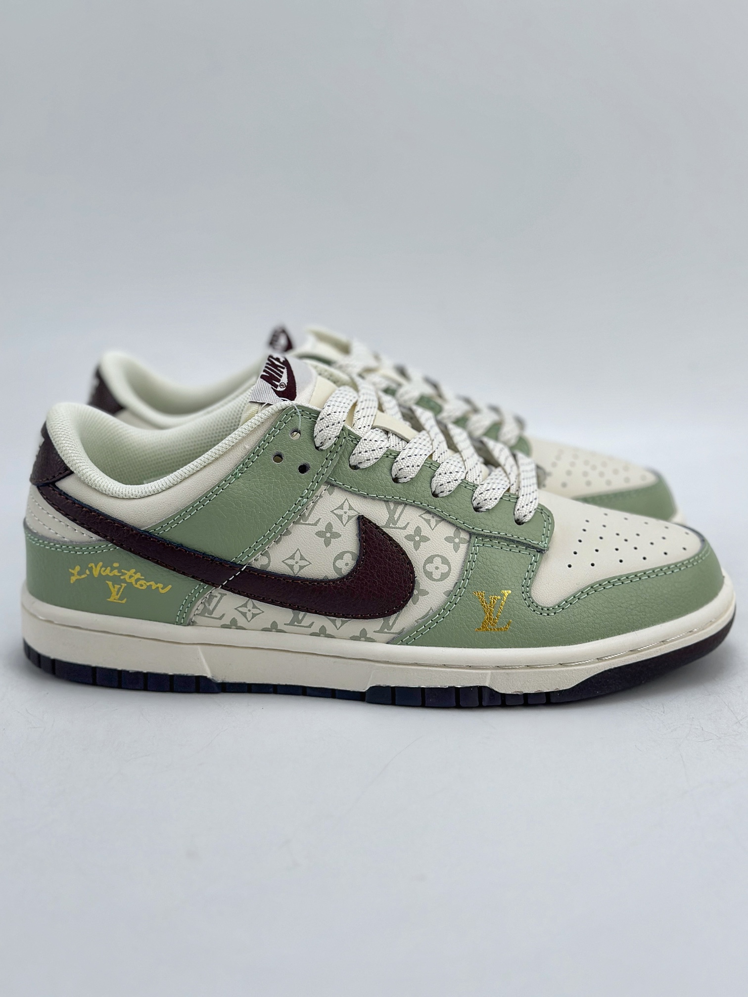 NIKE SB Dunk Low x Louis Vuitton 白绿棕满天星  XD6188-006