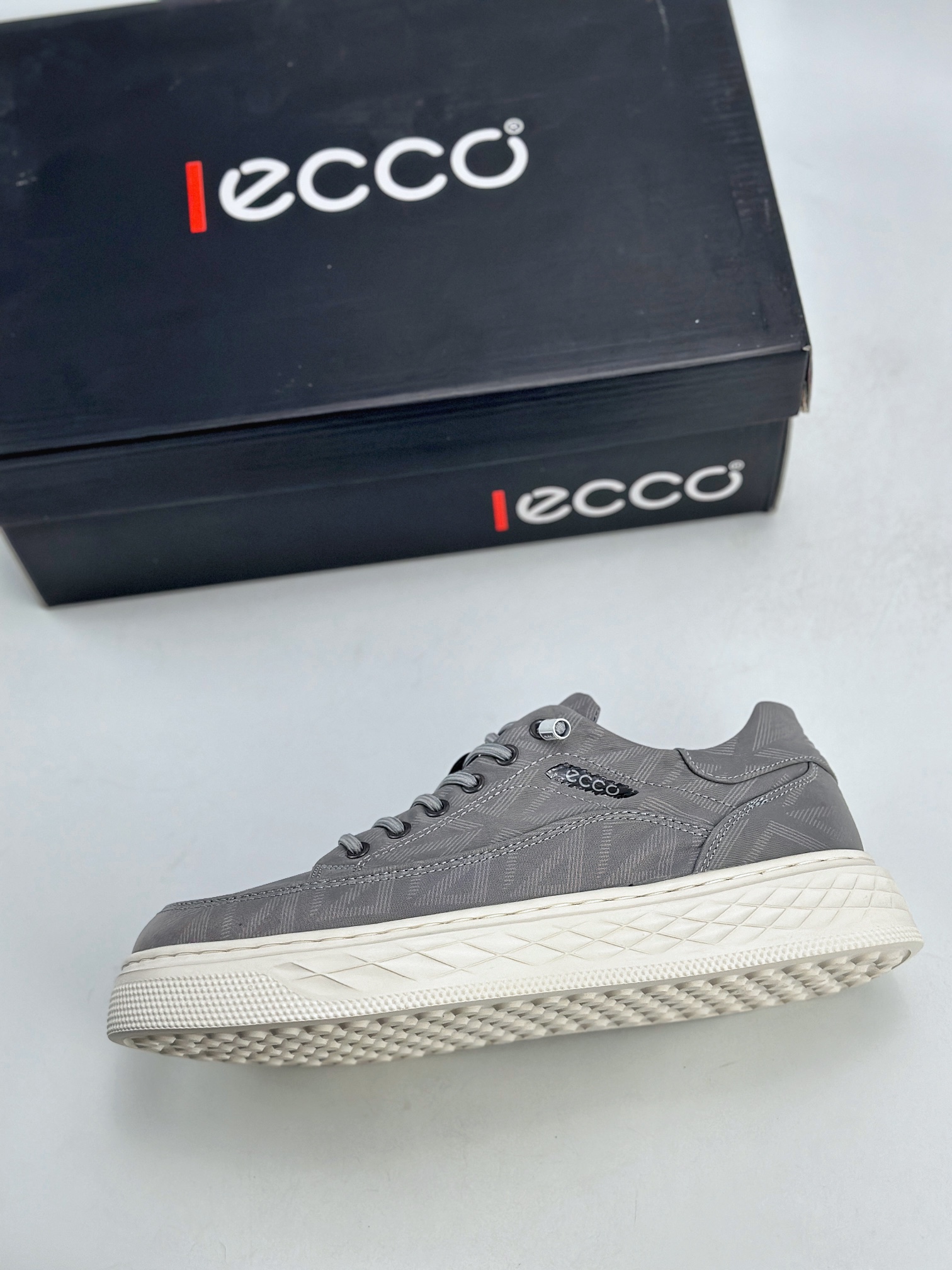 ECCO/爱步 运动跑鞋/休闲鞋 品质 钢印Logo