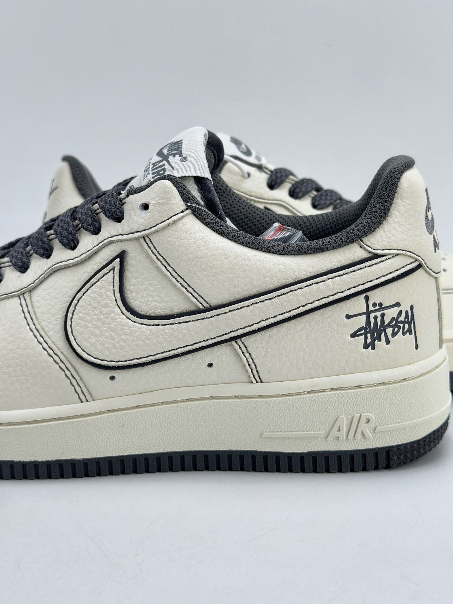 Nike Air Force 1 Low 07 x Stussy 斯图西白灰满天星  UN1635-111