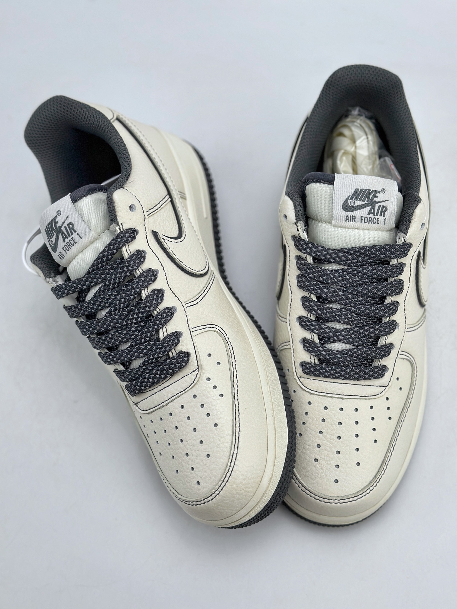 Nike Air Force 1 Low 07 x Stussy 斯图西白灰满天星  UN1635-111