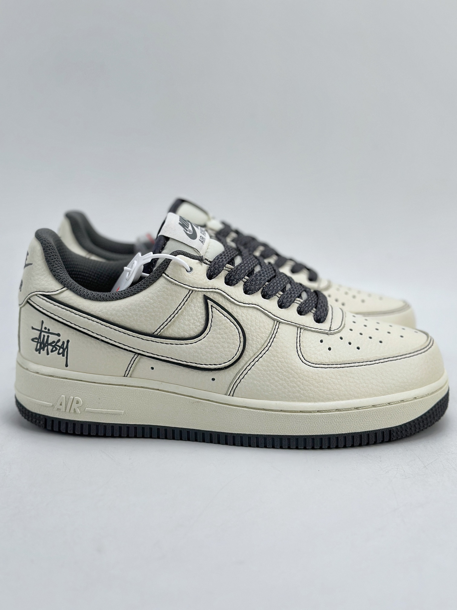 Nike Air Force 1 Low 07 x Stussy 斯图西白灰满天星  UN1635-111