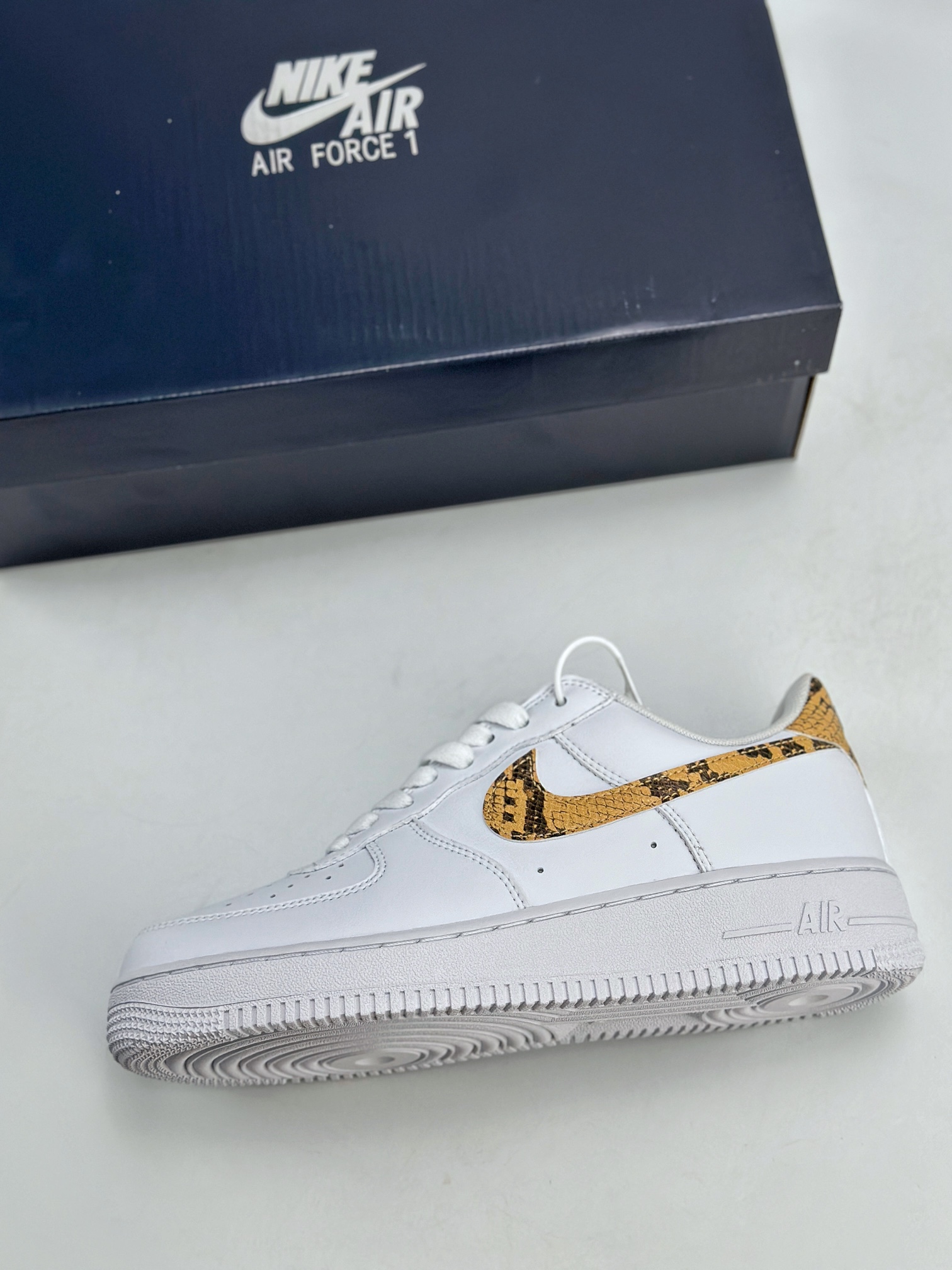 Nike Air Force 1 Low 07 Prm Qs FDNY 蛇纹 AO1635-100