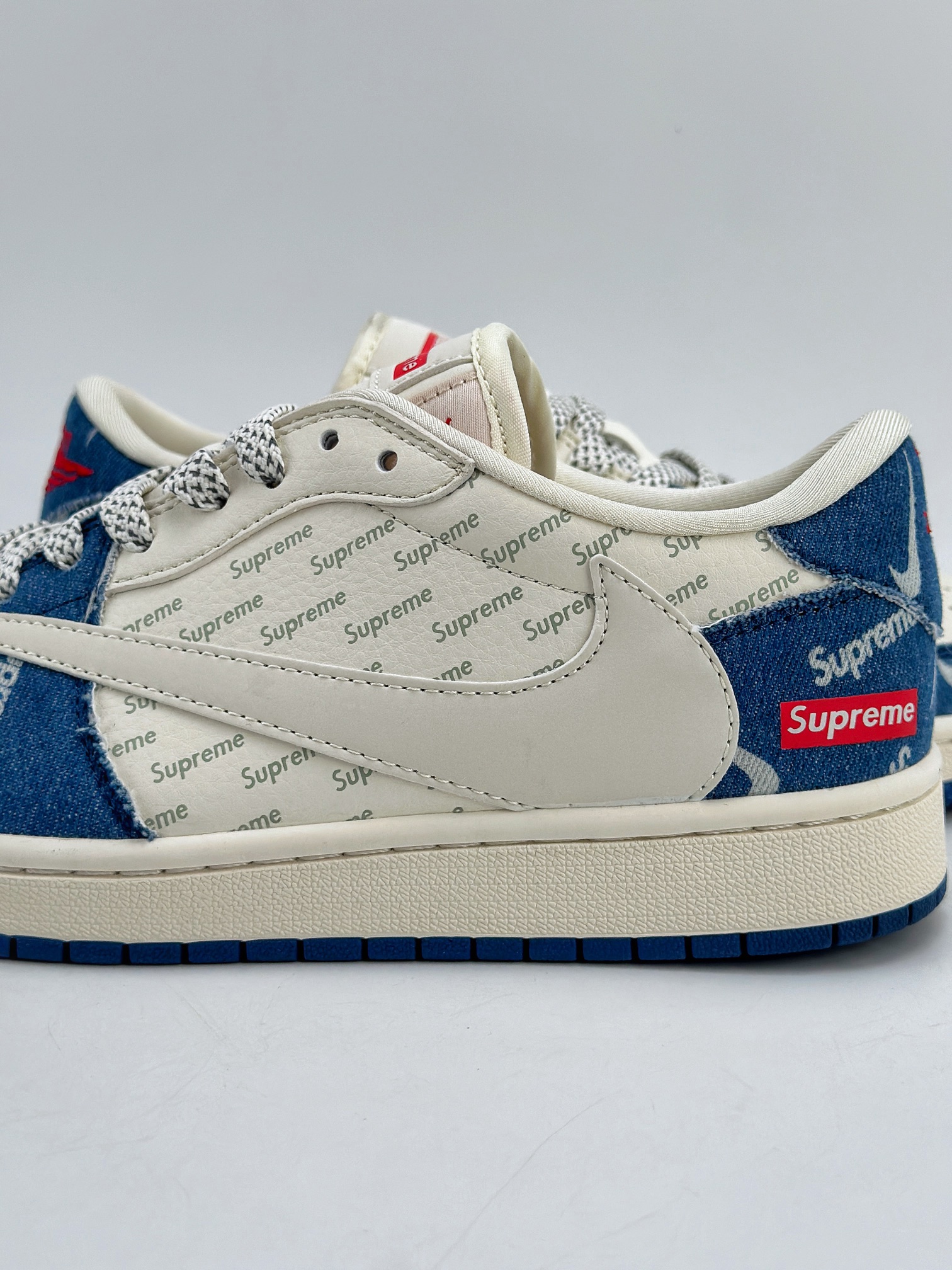 Travis Scott x Nike Air Jordan 1 Low x Supreme 三方联名 Air Jordan 1 Low 反转白蓝牛仔布倒钩 LJ5188-001