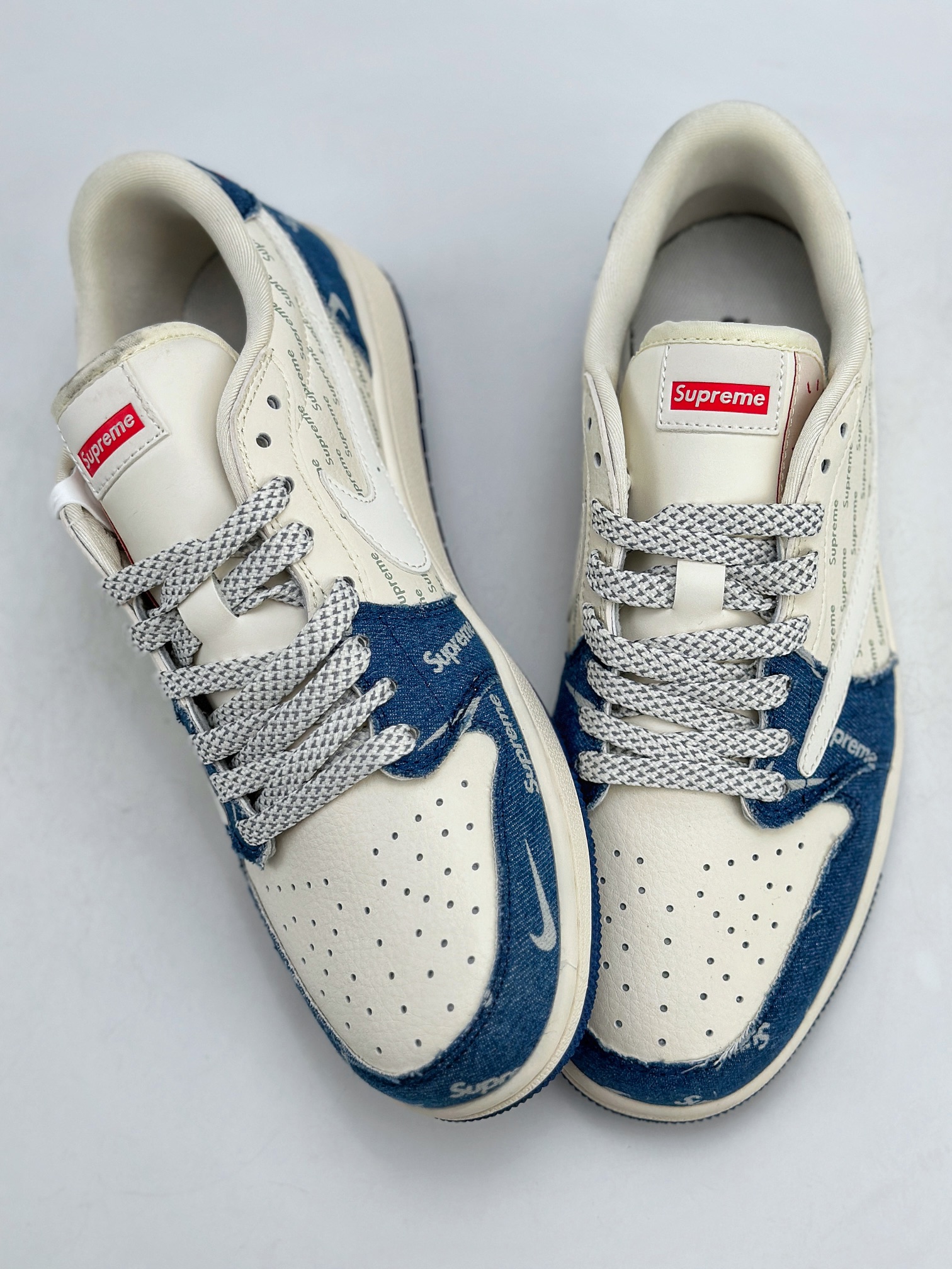 Travis Scott x Nike Air Jordan 1 Low x Supreme 三方联名 Air Jordan 1 Low 反转白蓝牛仔布倒钩 LJ5188-001