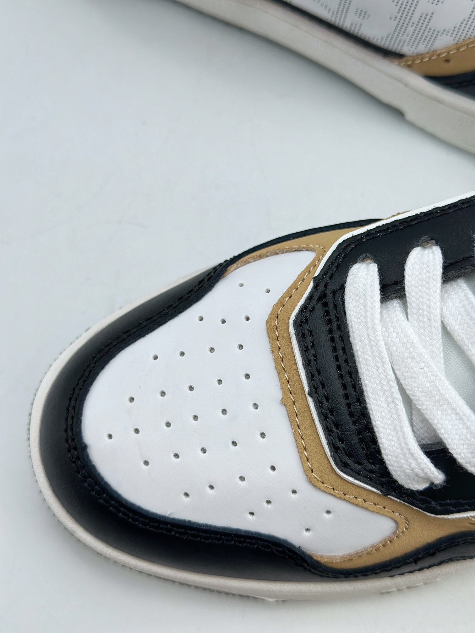 Premium luxury shoes 8