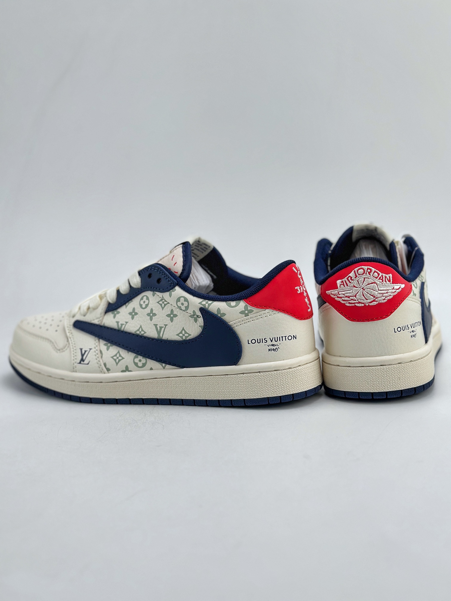 Travis Scott x Nike Air Jordan 1 Low x Louis Vuitton 三方联名 Air Jordan 1 Low 反转白蓝红倒钩 LJ5188-002