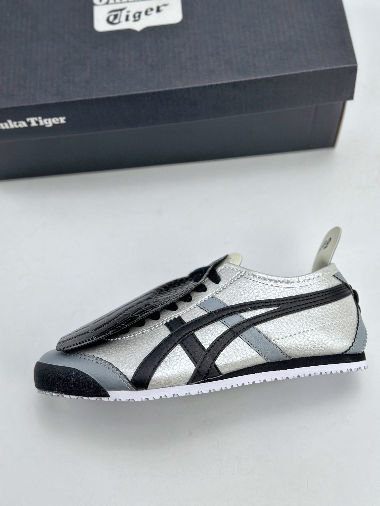 Onitsuka Tiger Mexico 66 Paraty 百搭单品 蒸汽木偶 雾都恋人 黑银 板鞋 1183B493-100