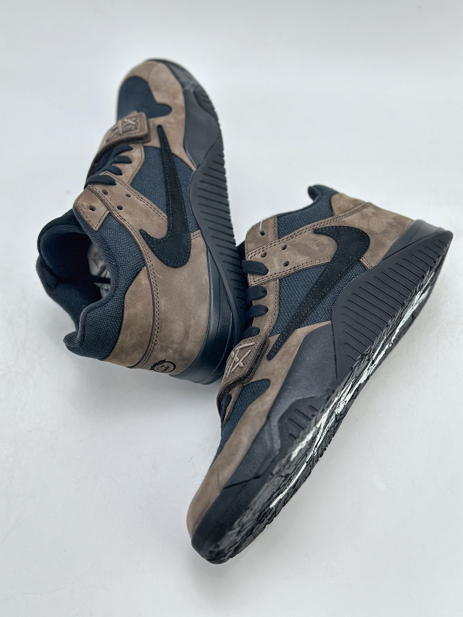 Nike Jordan Jumpman Cut The Check x Travis Scott 中帮复古百搭休闲运动倒钩篮球鞋  FZ8117-204