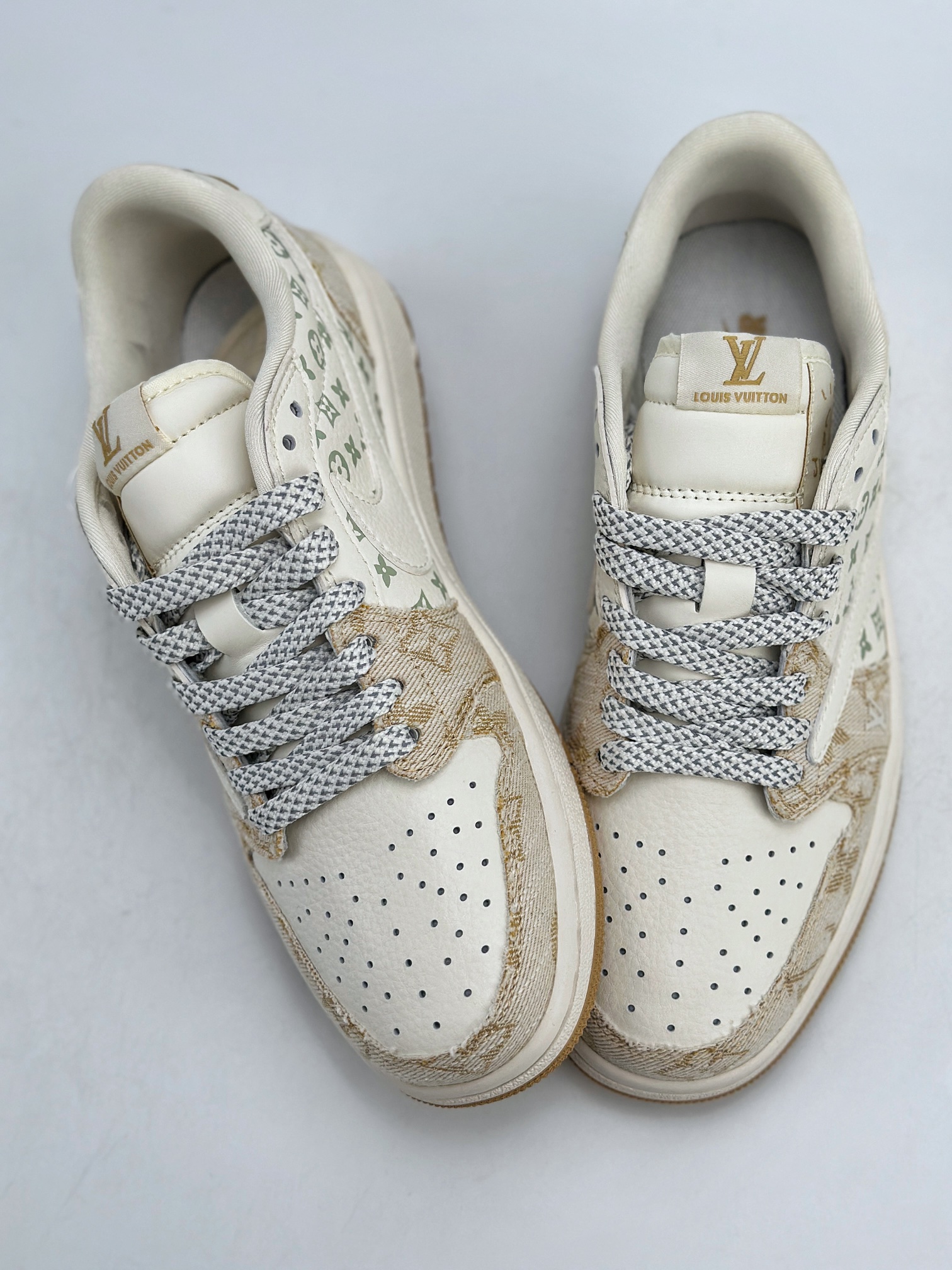 Travis Scott x Nike Air Jordan 1 Low x Louis Vuitton 三方联名 Air Jordan 1 Low 反转白黄牛仔布倒钩 SJ2068-009