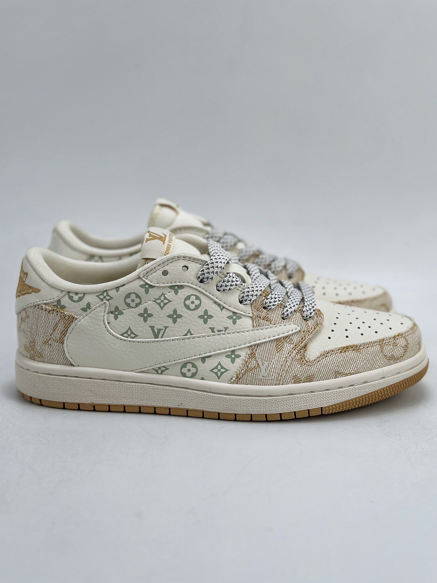 Travis Scott x Nike Air Jordan 1 Low x Louis Vuitton 三方联名 Air Jordan 1 Low 反转白黄牛仔布倒钩 SJ2068-009