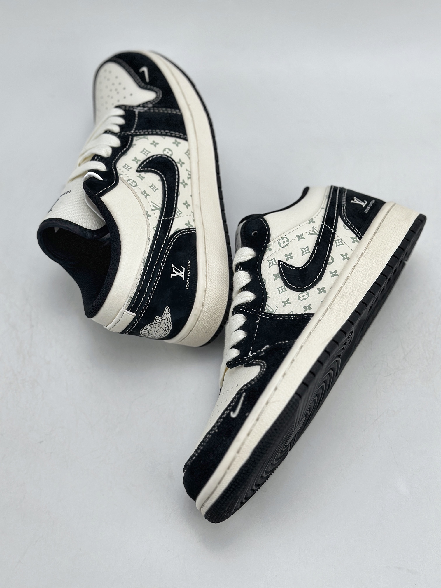 Air Jordan 1 Retro Low x Louis Vuitton 白黑熊猫 SJ9950-007