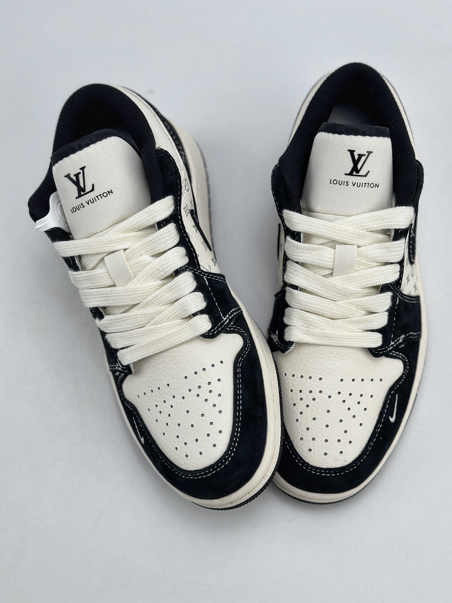 Air Jordan 1 Retro Low x Louis Vuitton 白黑熊猫 SJ9950-007