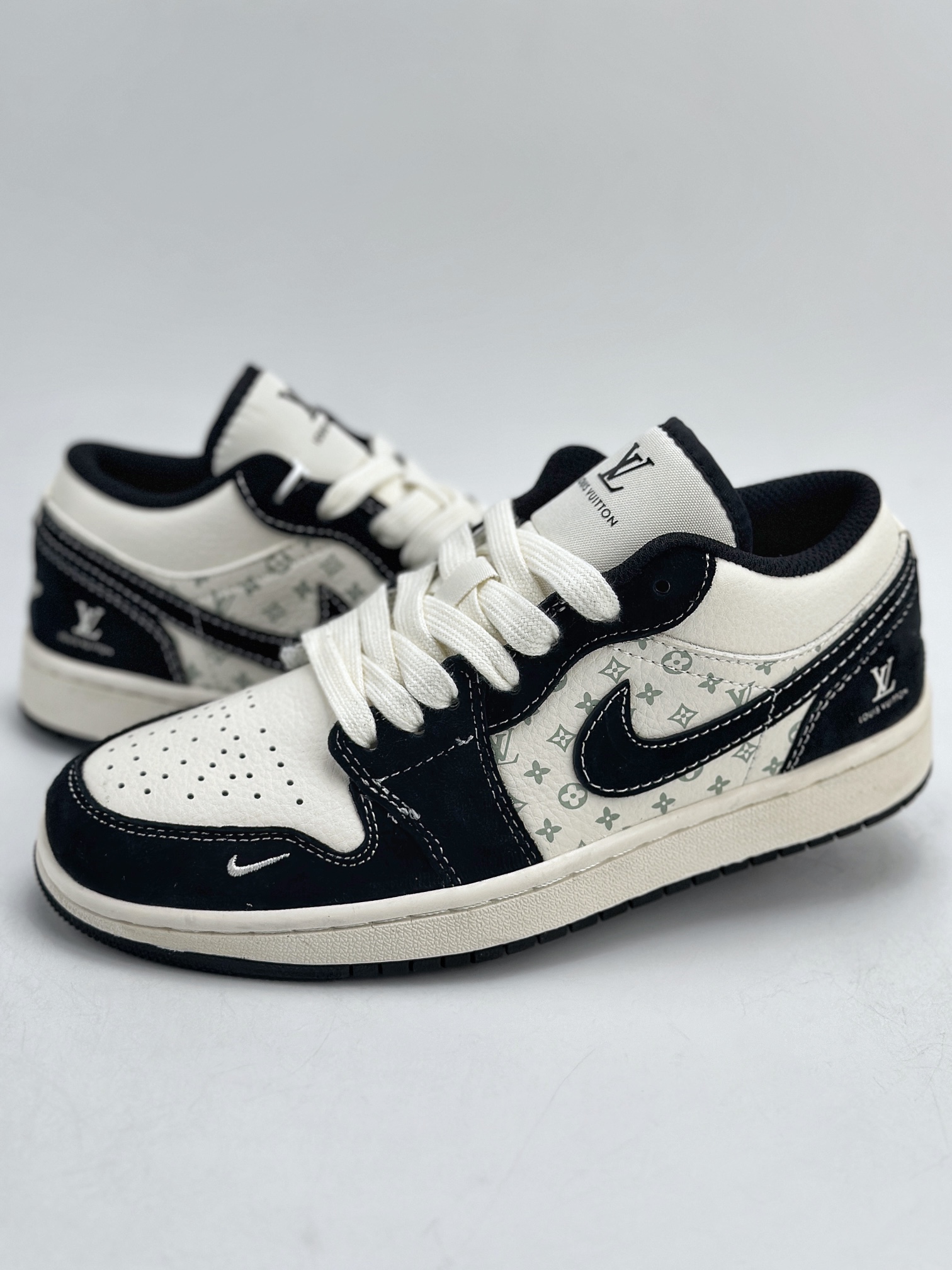 Air Jordan 1 Retro Low x Louis Vuitton 白黑熊猫 SJ9950-007