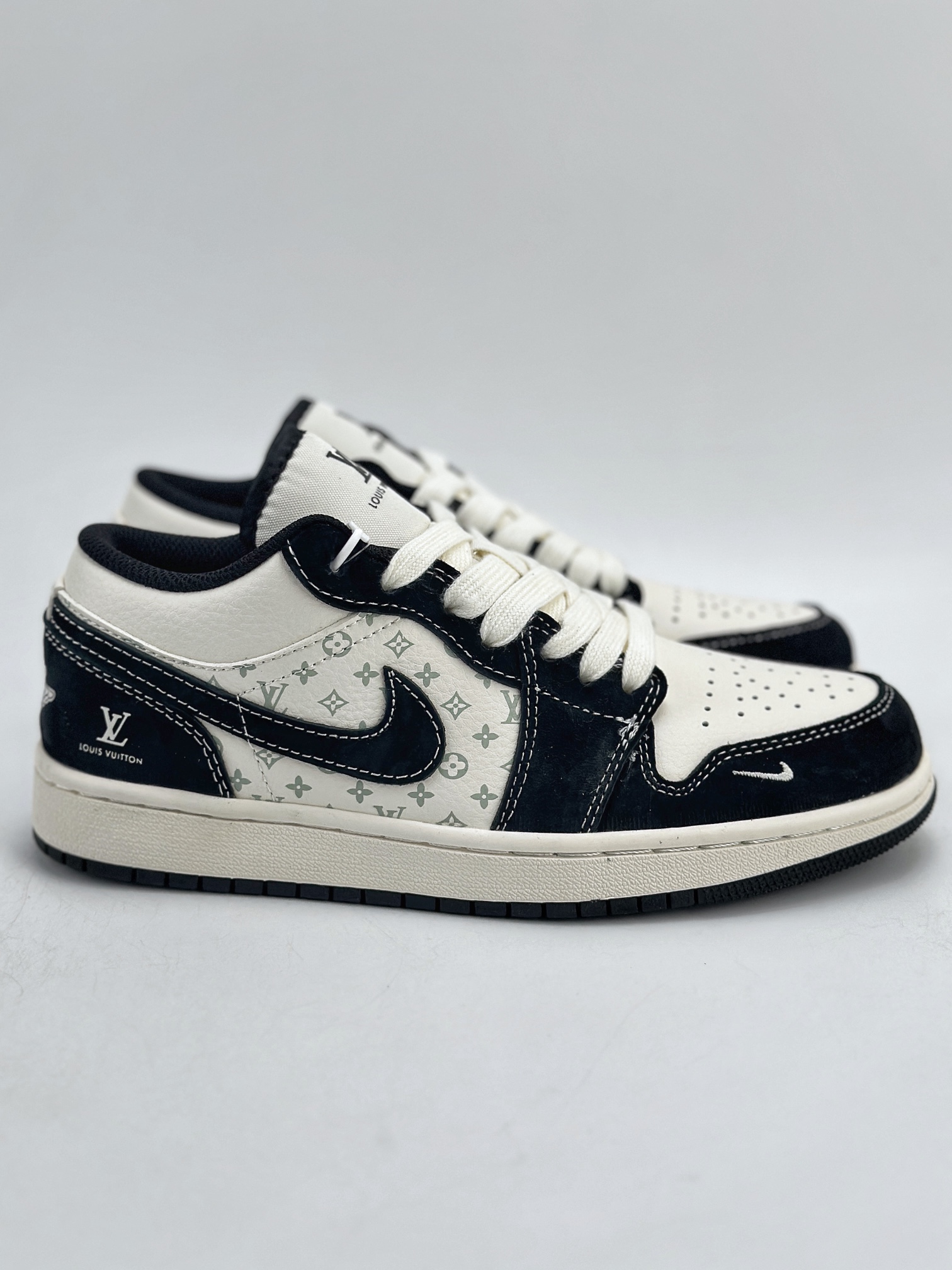 Air Jordan 1 Retro Low x Louis Vuitton 白黑熊猫 SJ9950-007