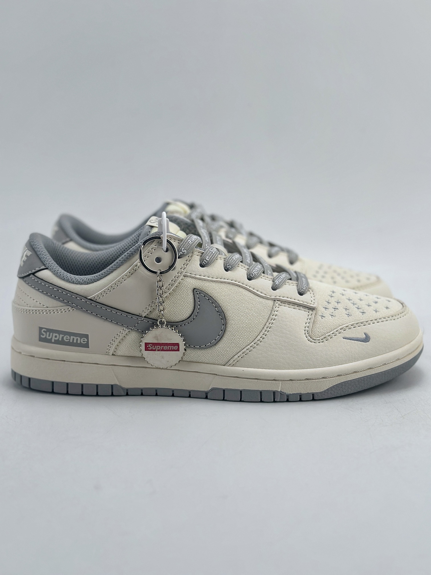 Nike SB Dunk Low x Supreme 白灰  BB6698-514